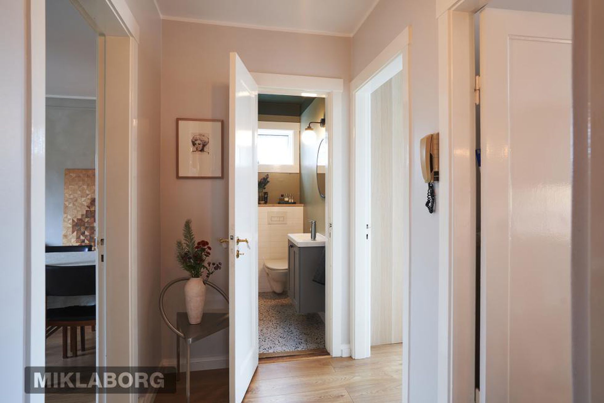 Hofsvallagata 21, 101 Reykjavík