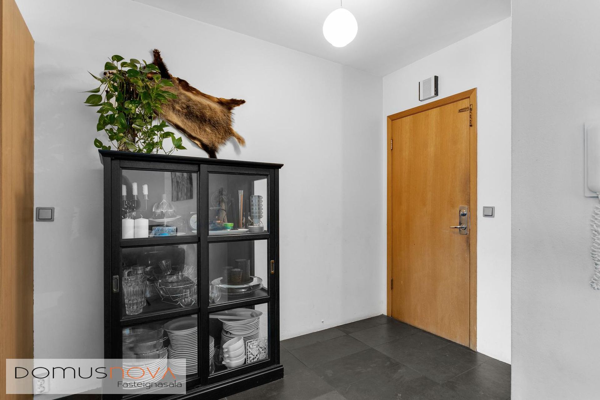 Meistaravellir 33, 107 Reykjavík