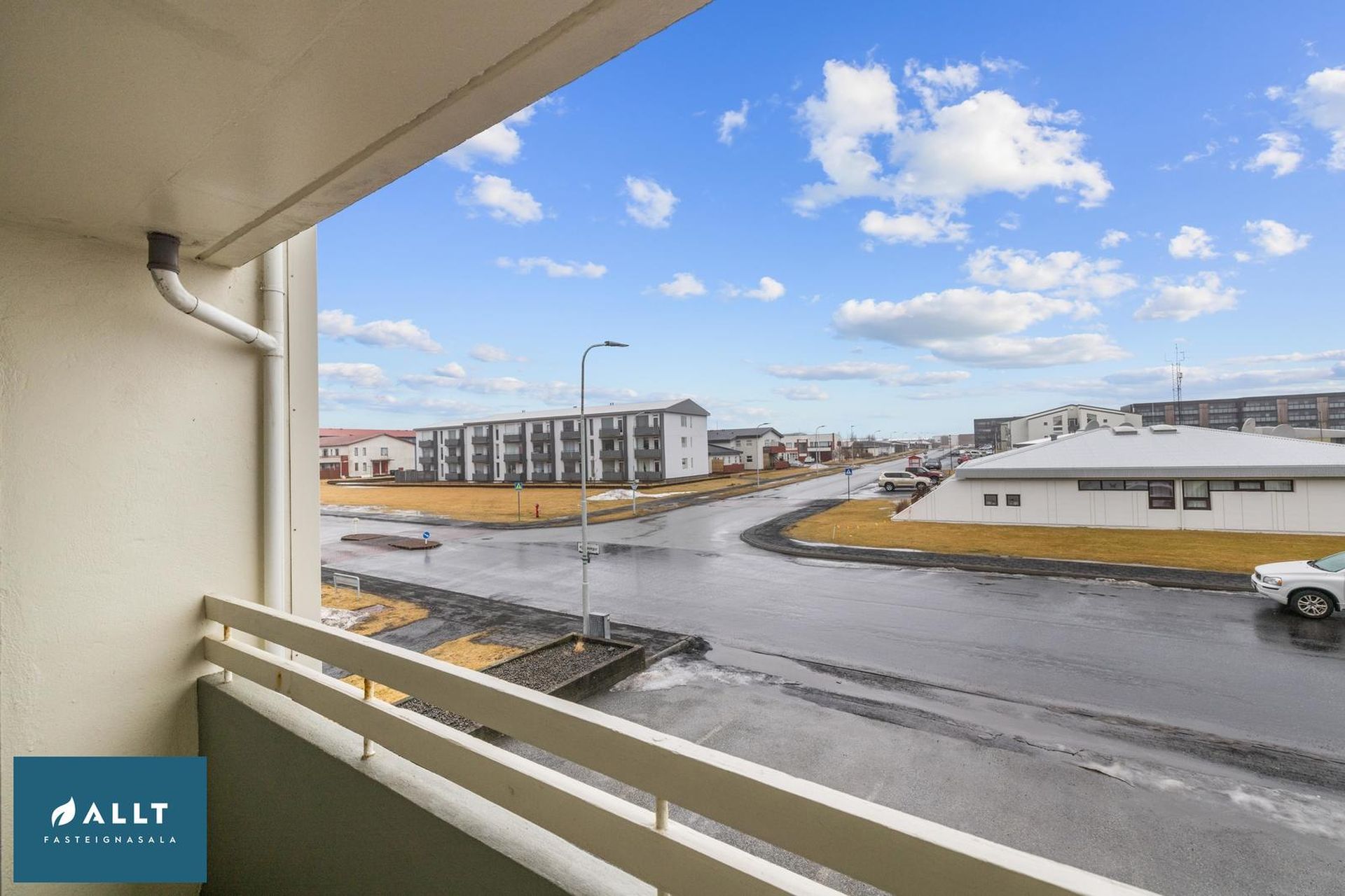 Hjallavegur 3, 260 Reykjanesbær