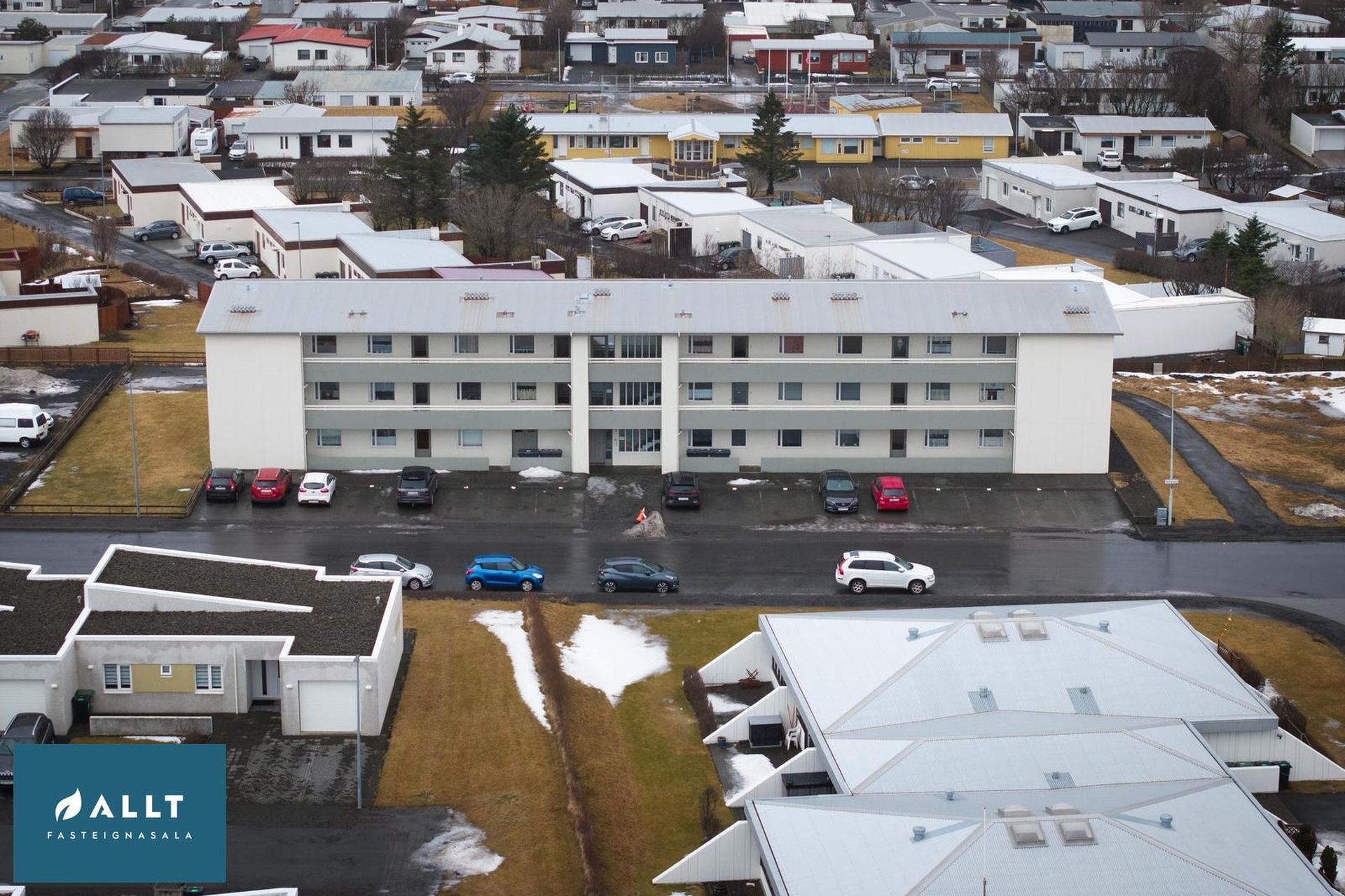Hjallavegur 3, 260 Reykjanesbær