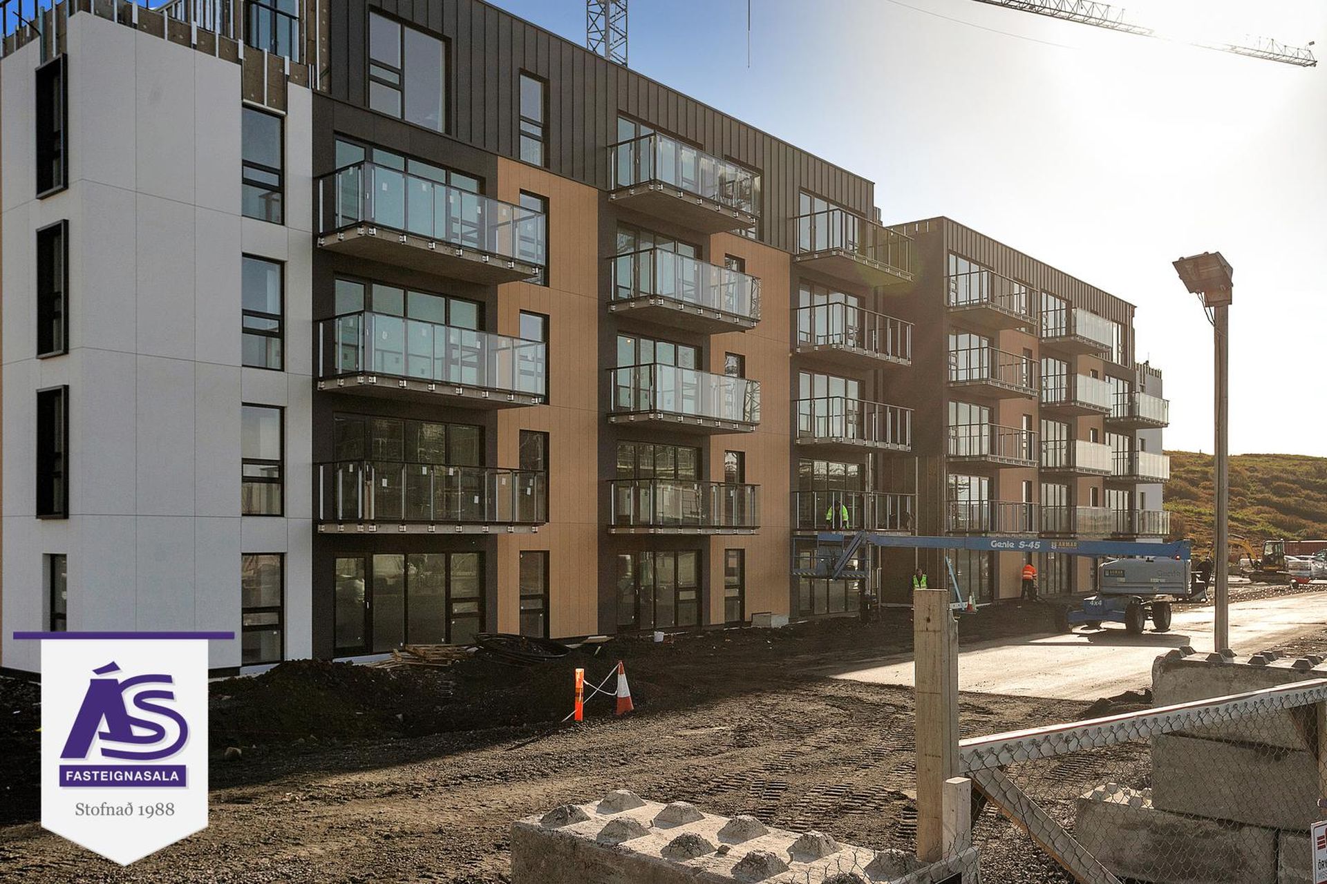 Áshamar 52 - 0111, 221 Hafnarfjörður