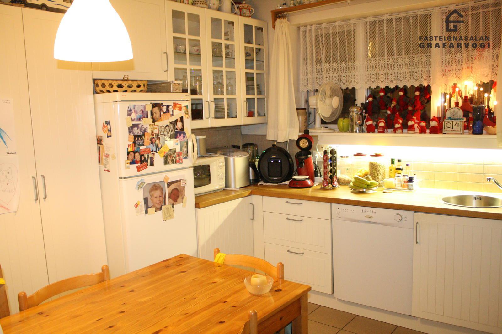 Langahlíð 9, 105 Reykjavík