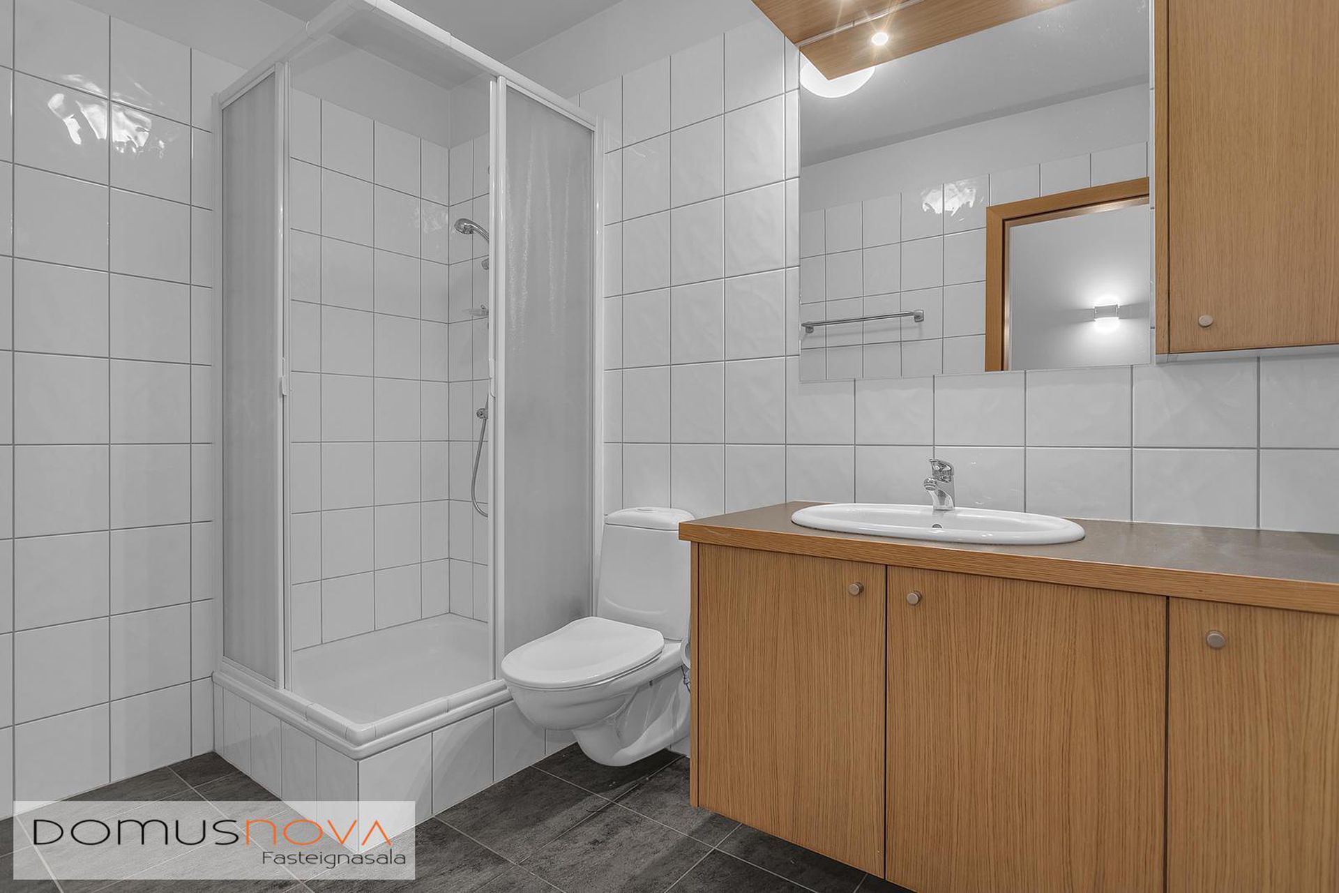 Lækjargata 28, 220 Hafnarfjörður