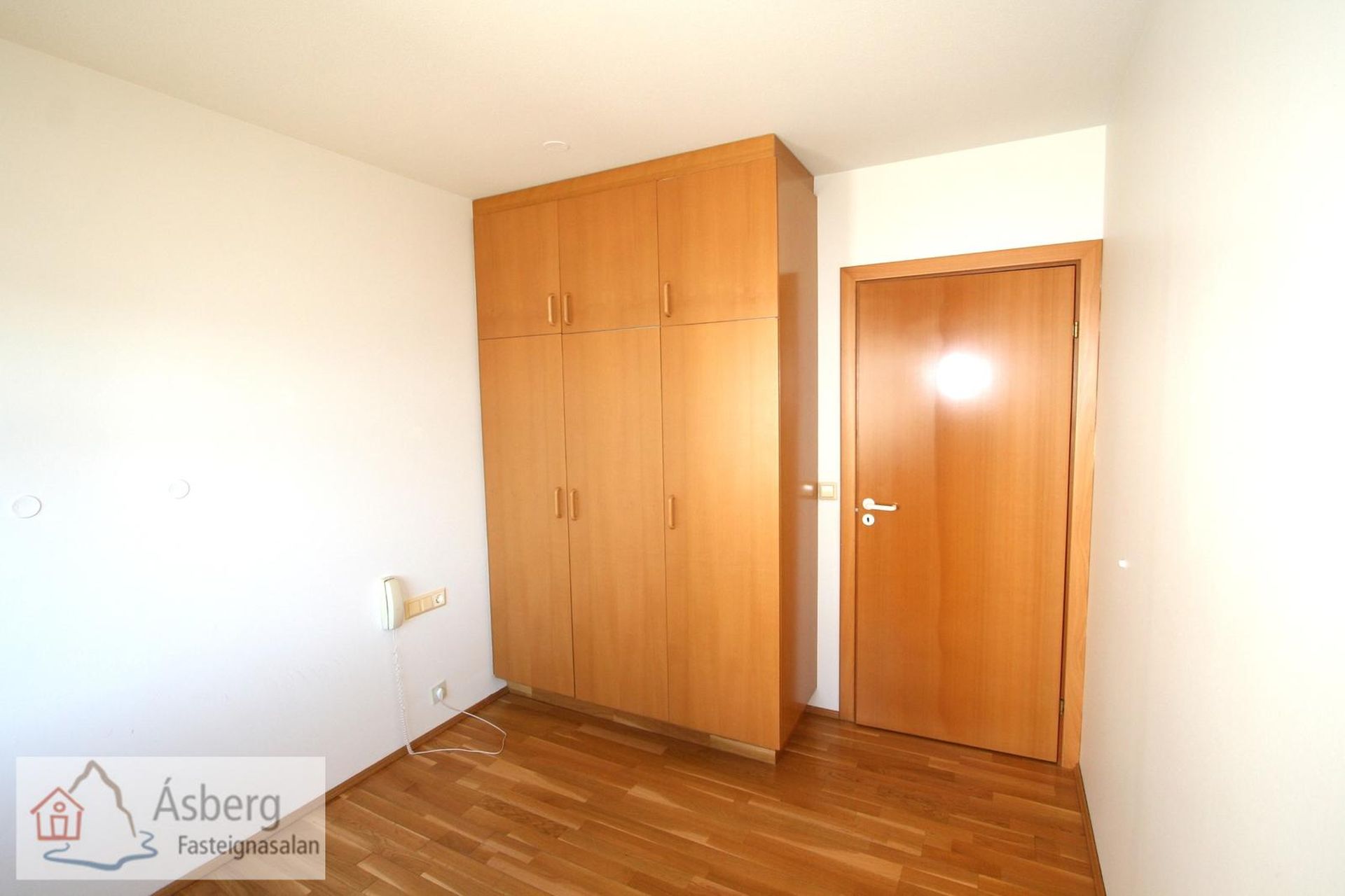 Kirkjuvegur 1, 230 Reykjanesbær