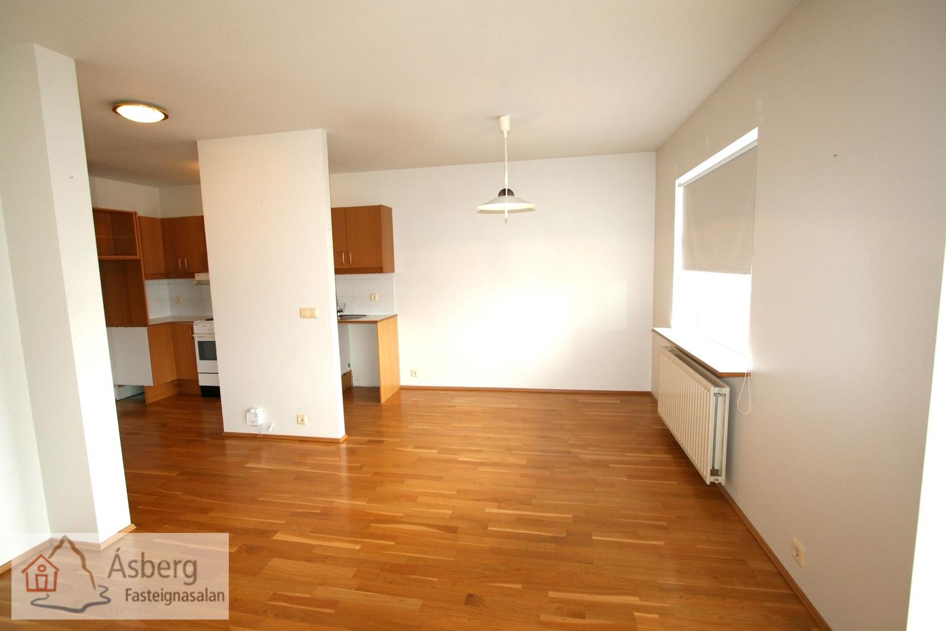 Kirkjuvegur 1, 230 Reykjanesbær