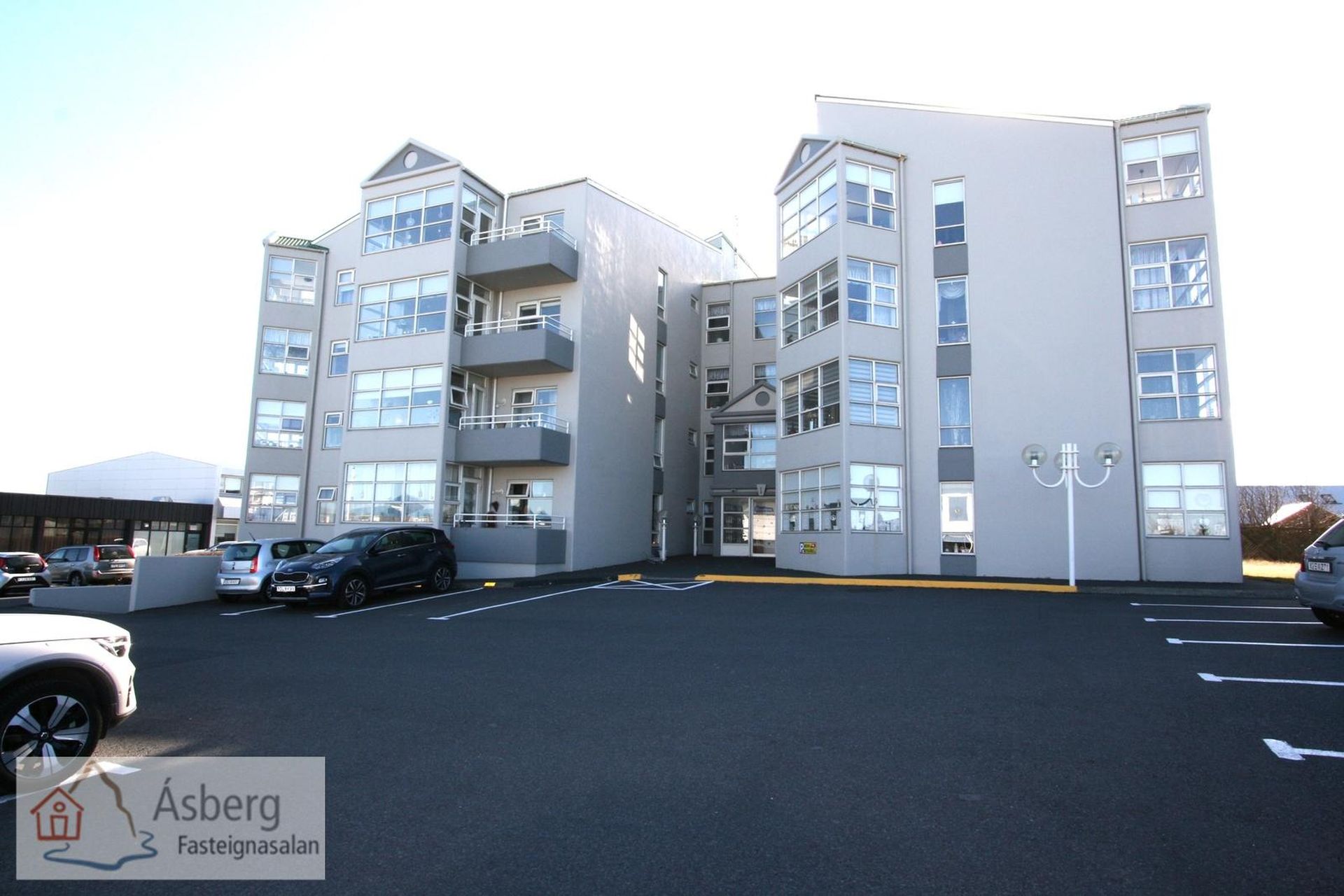 Kirkjuvegur 1, 230 Reykjanesbær