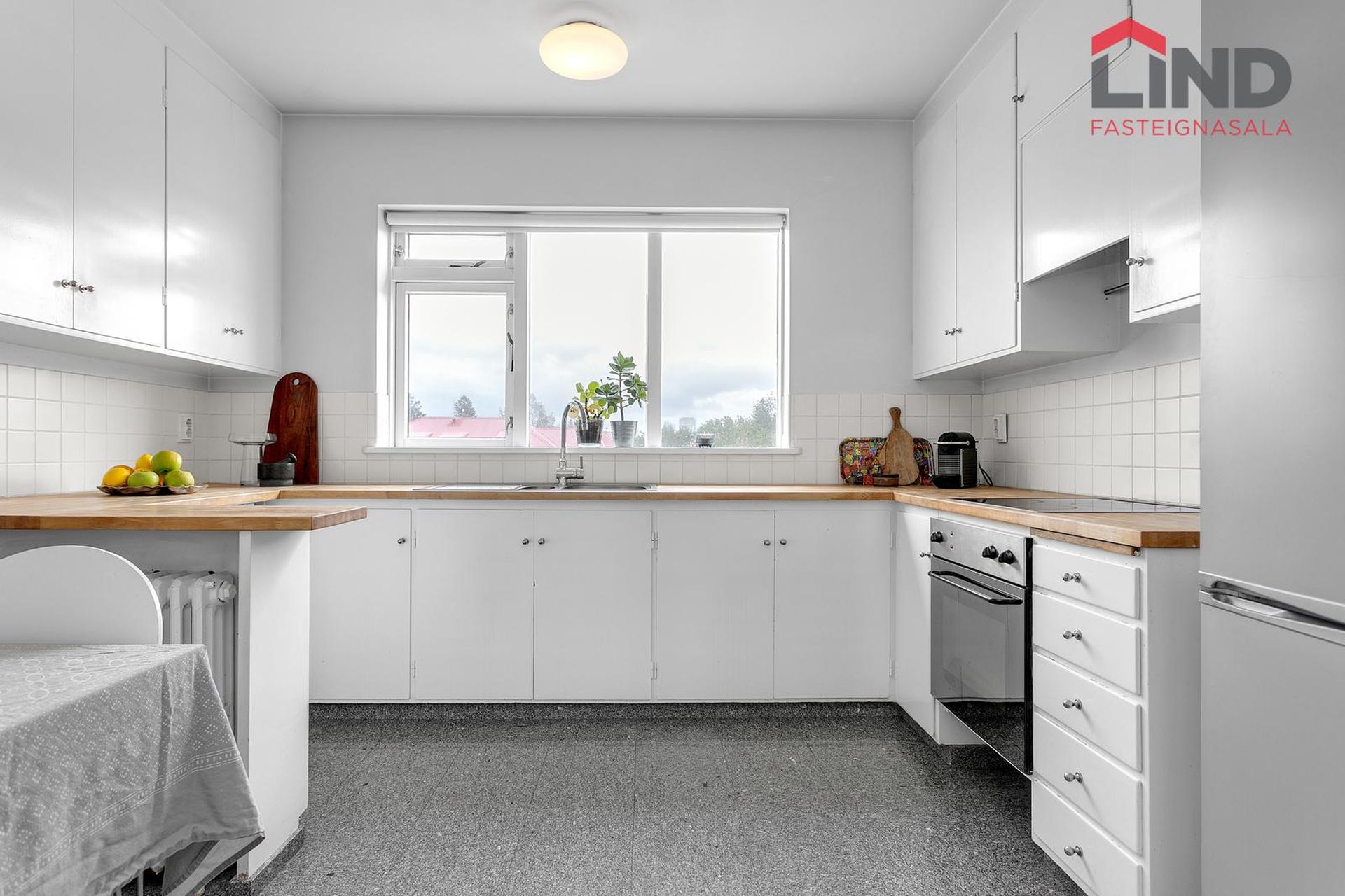 Eskihlíð 10, 105 Reykjavík