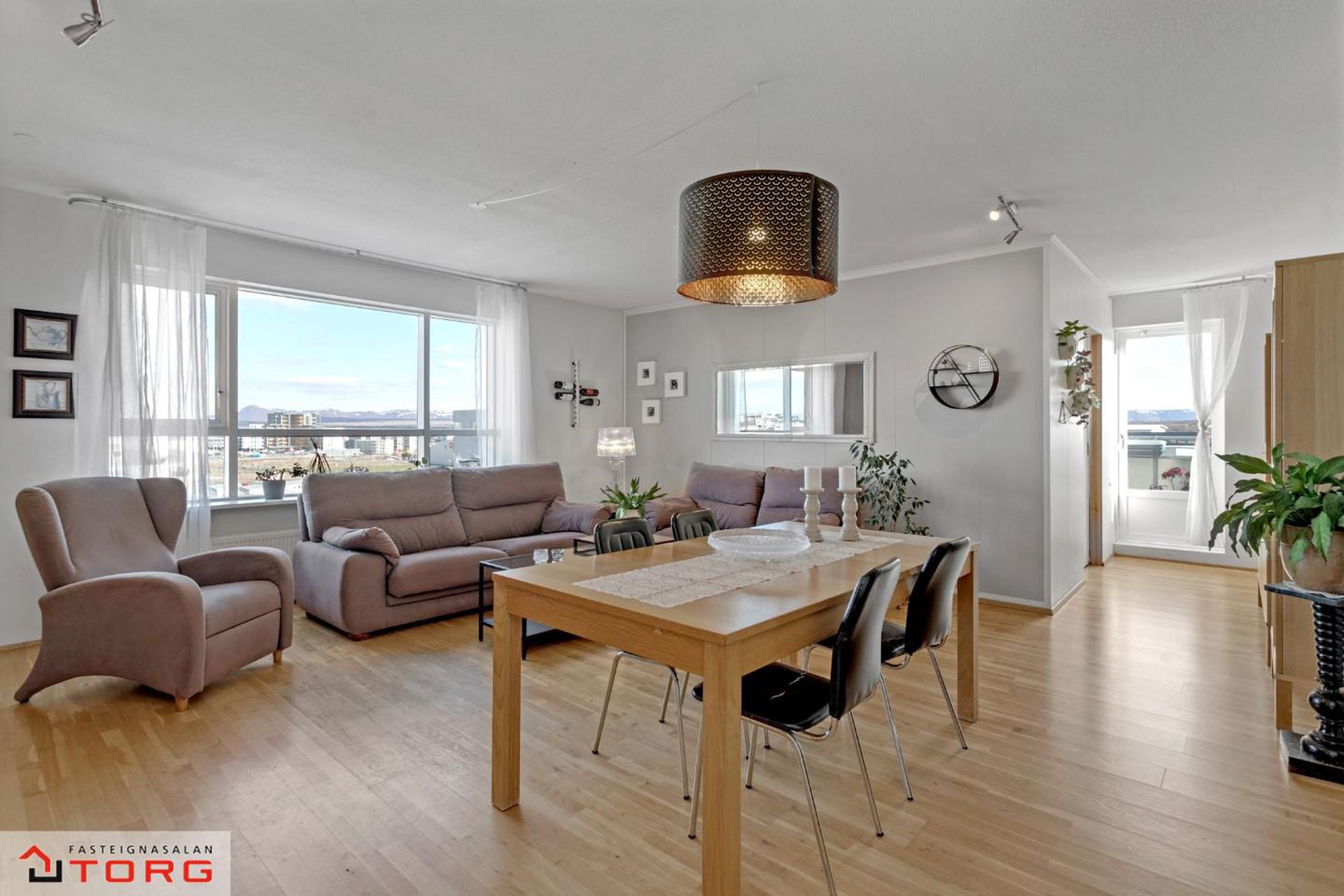 Ásakór 1, 203 Kópavogur