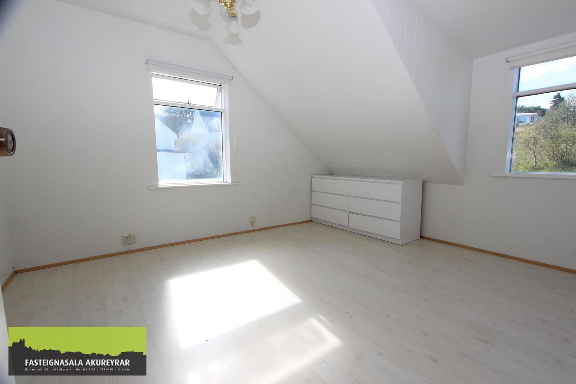 Munkaþverárstræti 5, 600 Akureyri