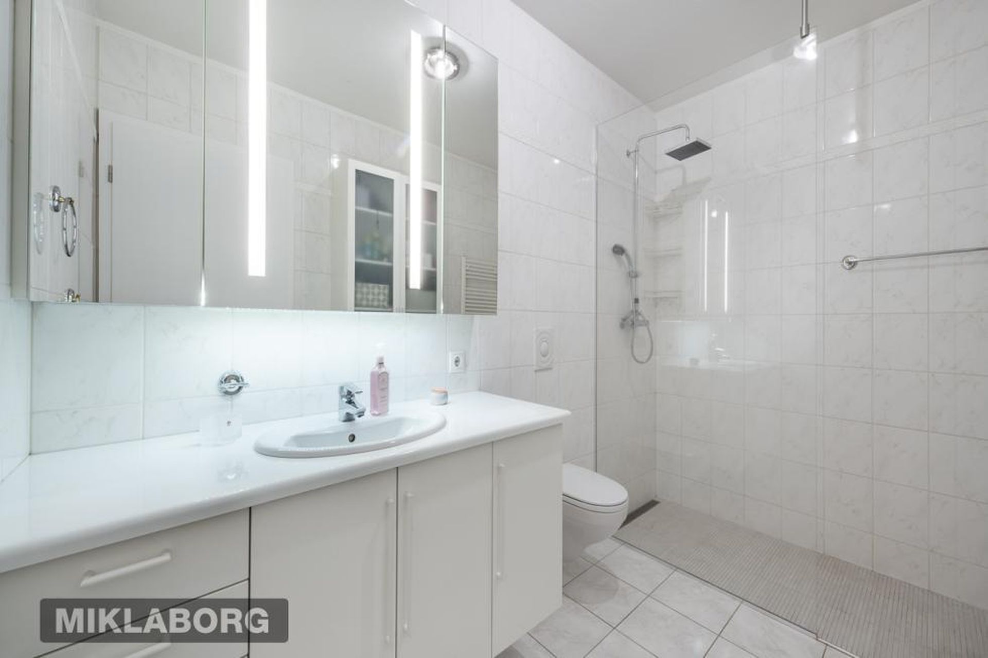Kristnibraut 87, 113 Reykjavík