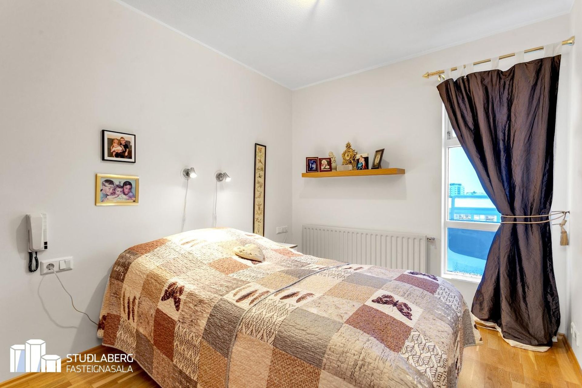 Kirkjuvegur 1, 230 Reykjanesbær