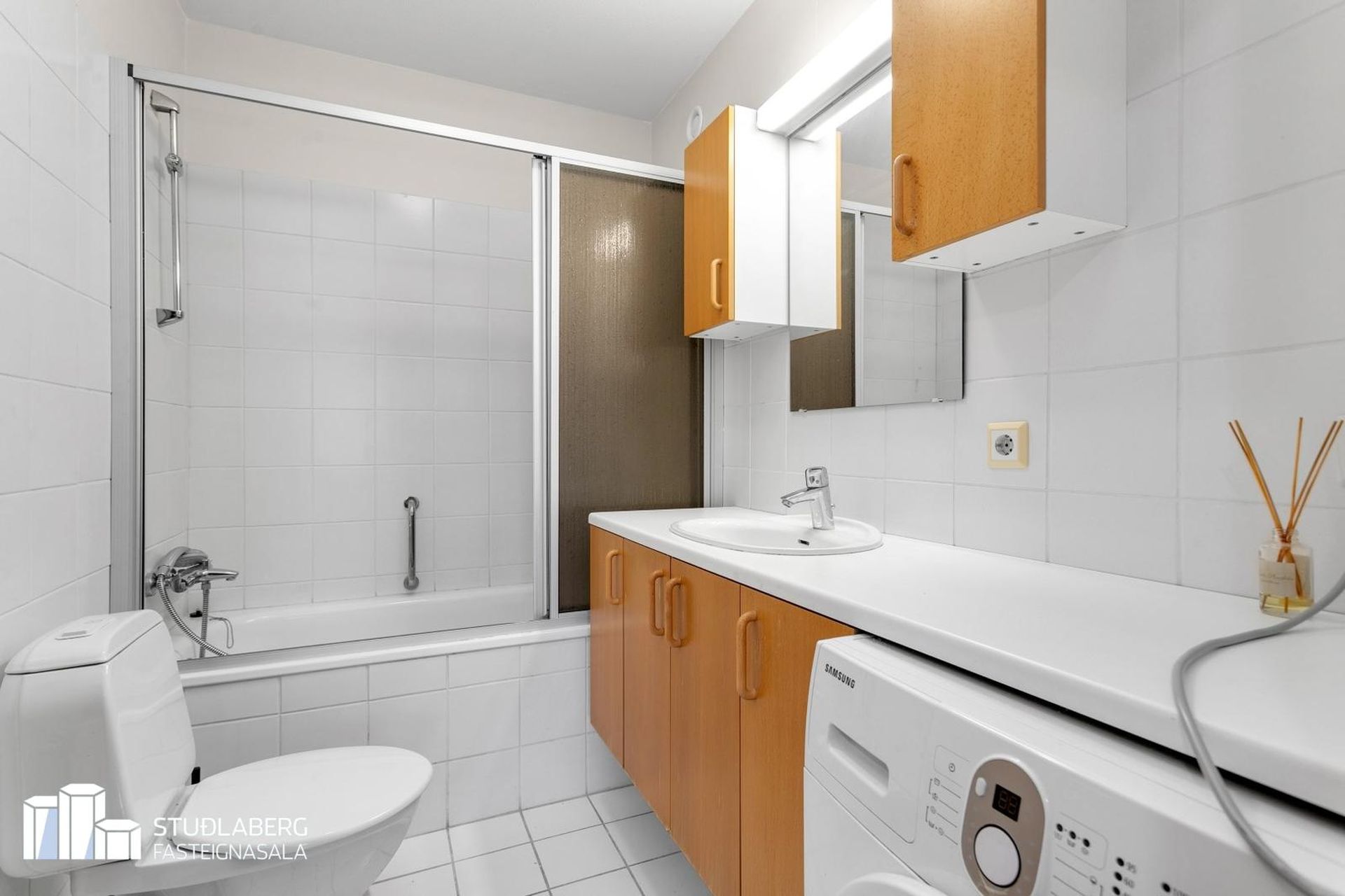 Kirkjuvegur 1, 230 Reykjanesbær