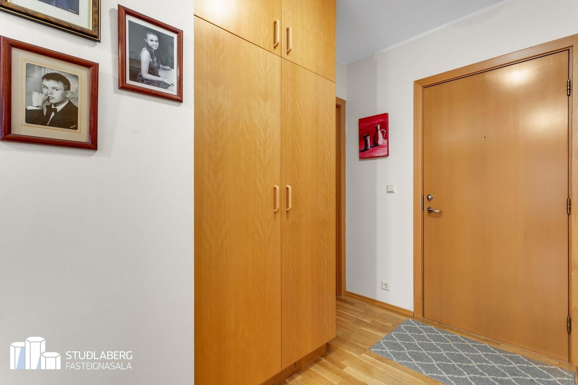 Kirkjuvegur 1, 230 Reykjanesbær