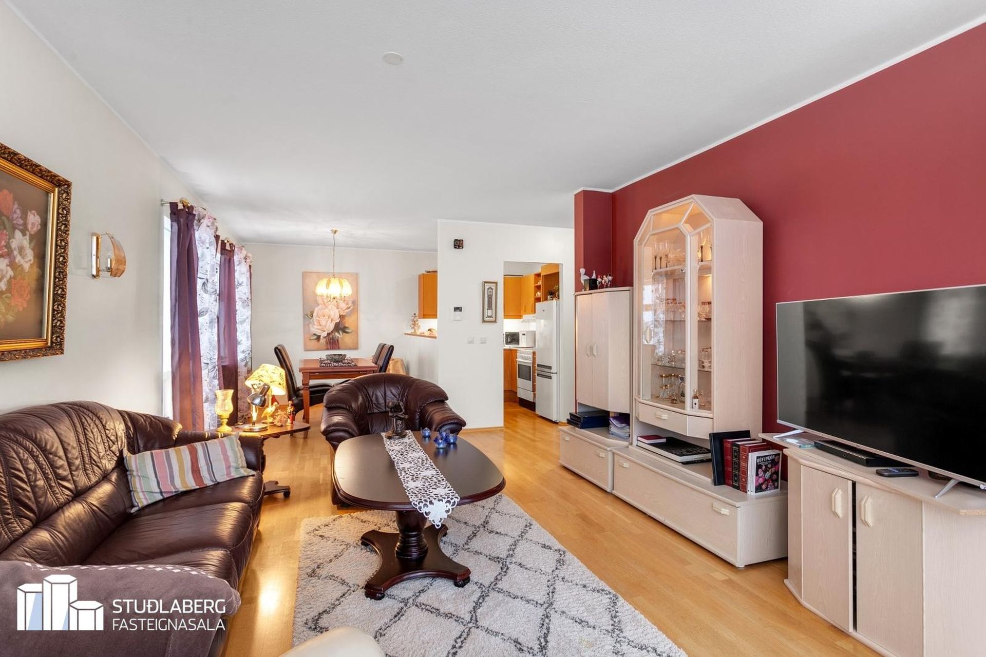 Kirkjuvegur 1, 230 Reykjanesbær