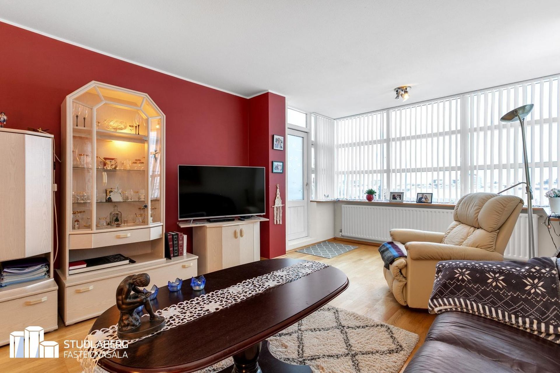 Kirkjuvegur 1, 230 Reykjanesbær