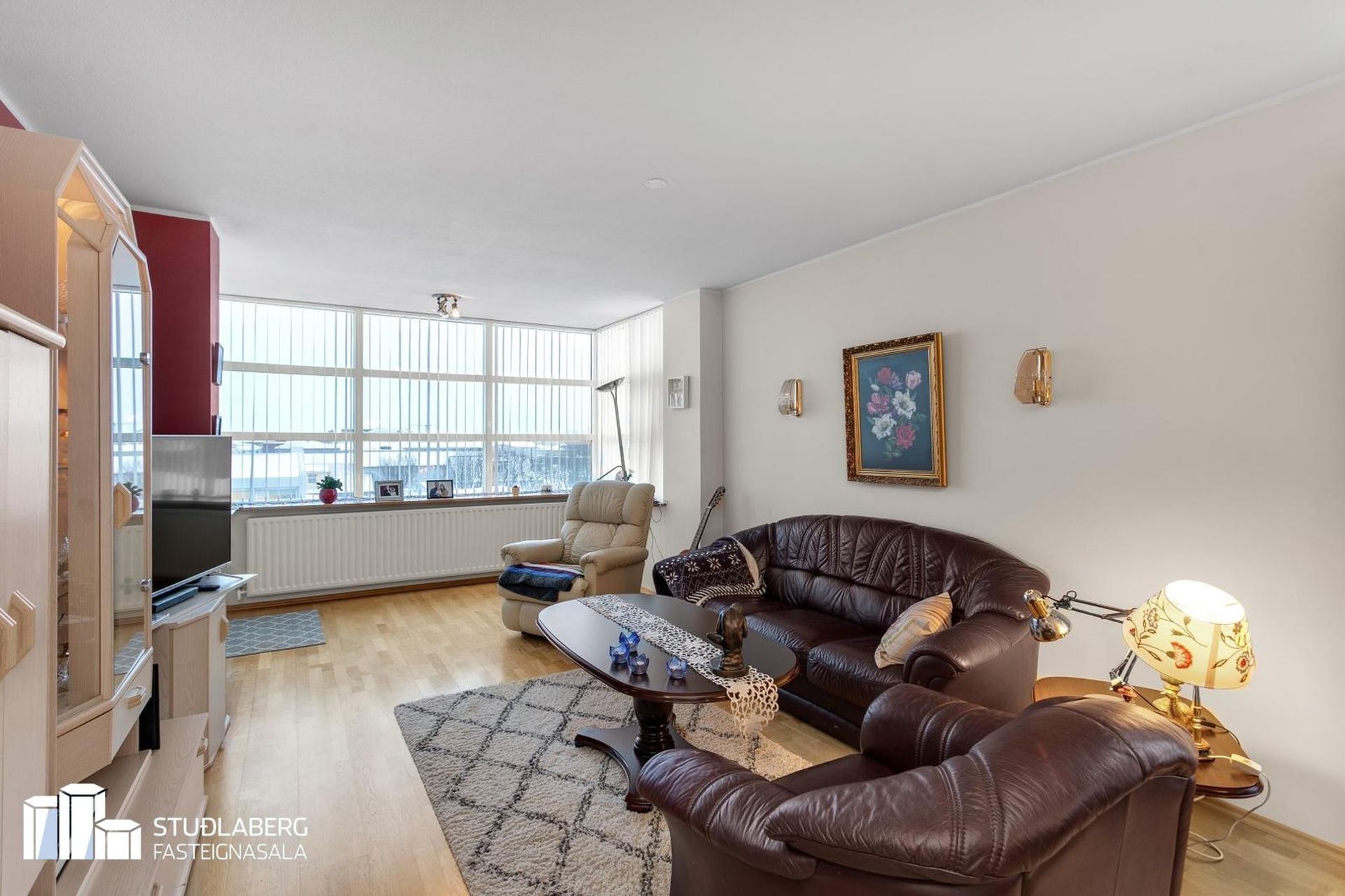 Kirkjuvegur 1, 230 Reykjanesbær