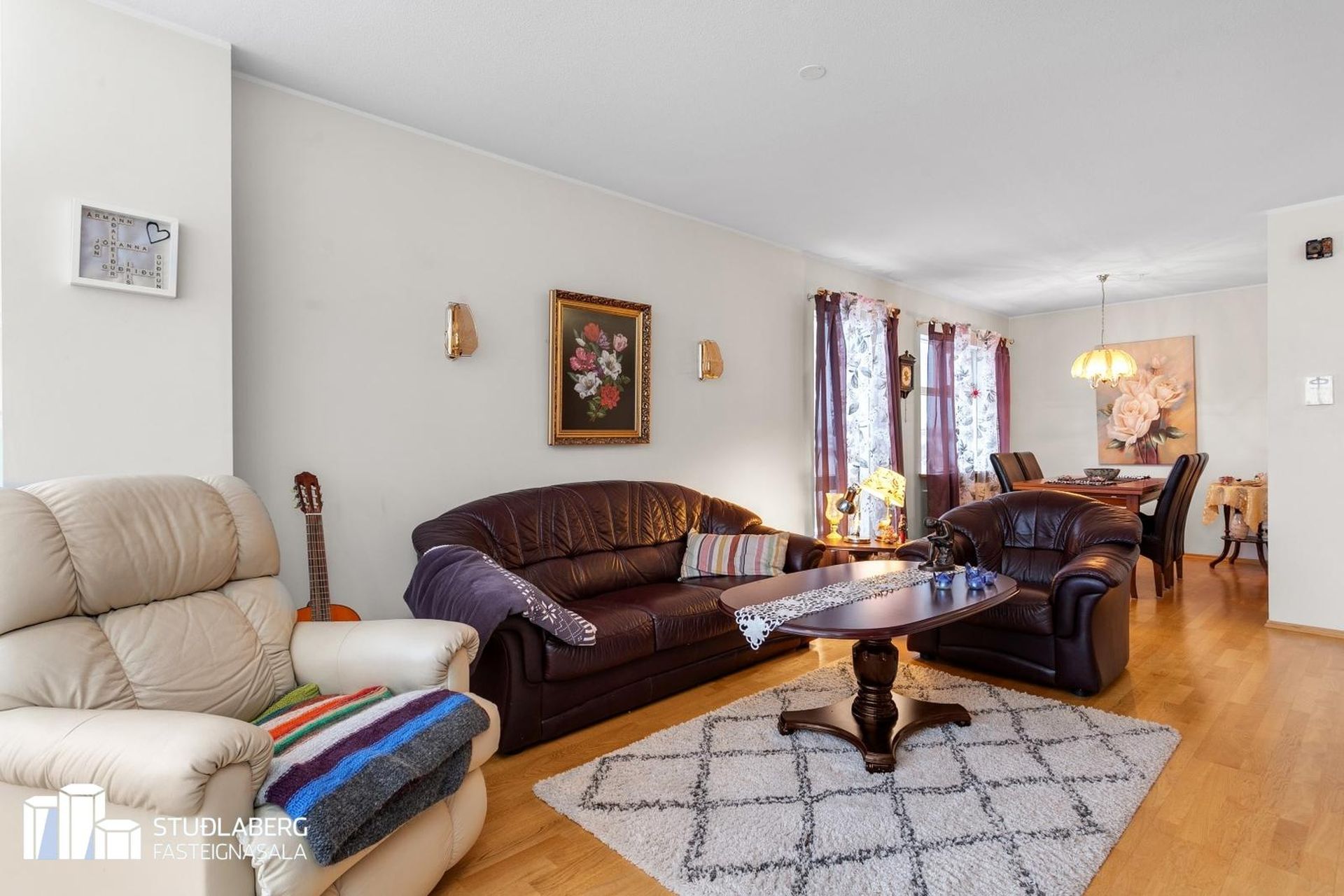 Kirkjuvegur 1, 230 Reykjanesbær