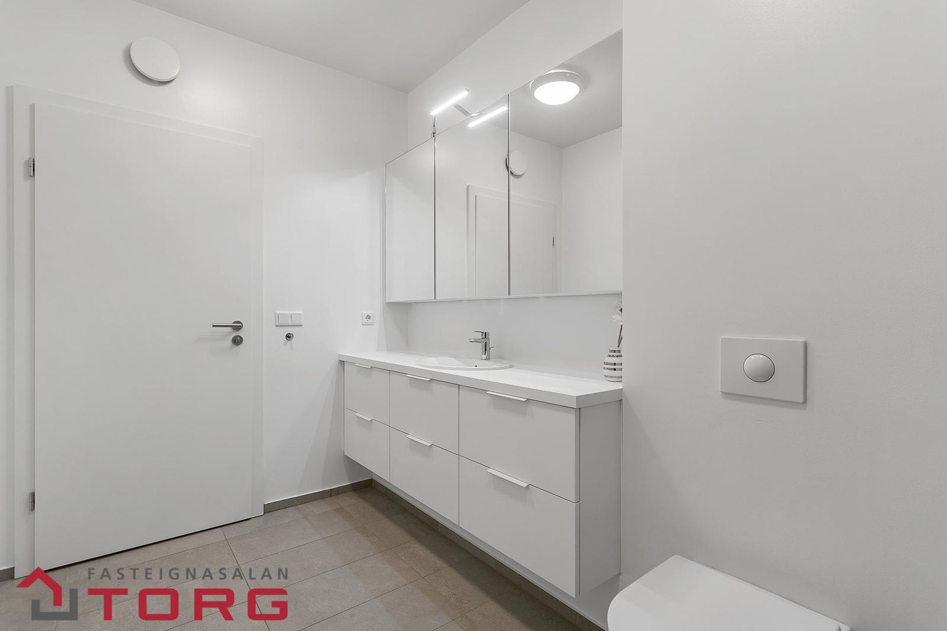 Vinastræti 8 - 0105, 210 Garðabær