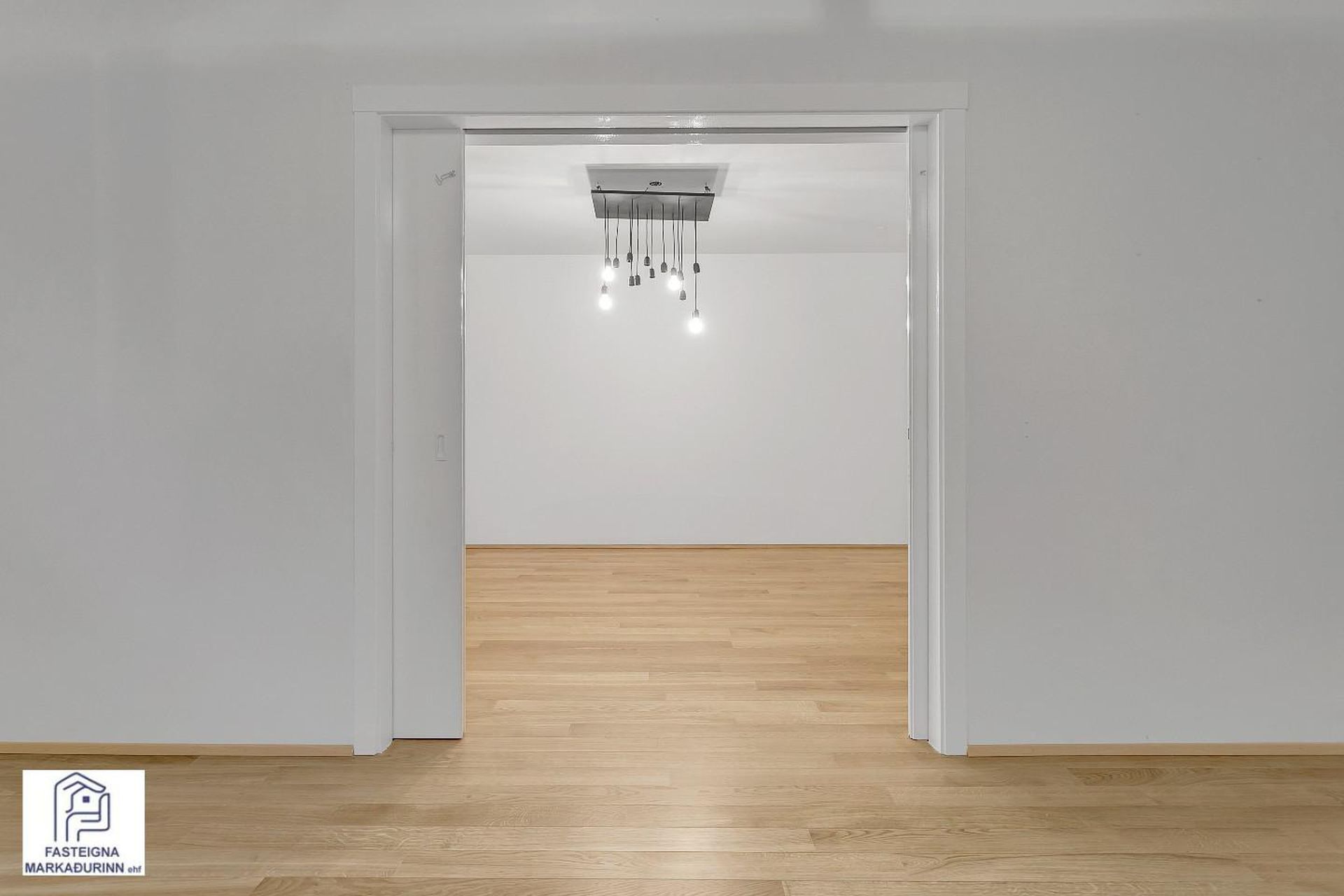 Hverfisgata 39, 101 Reykjavík