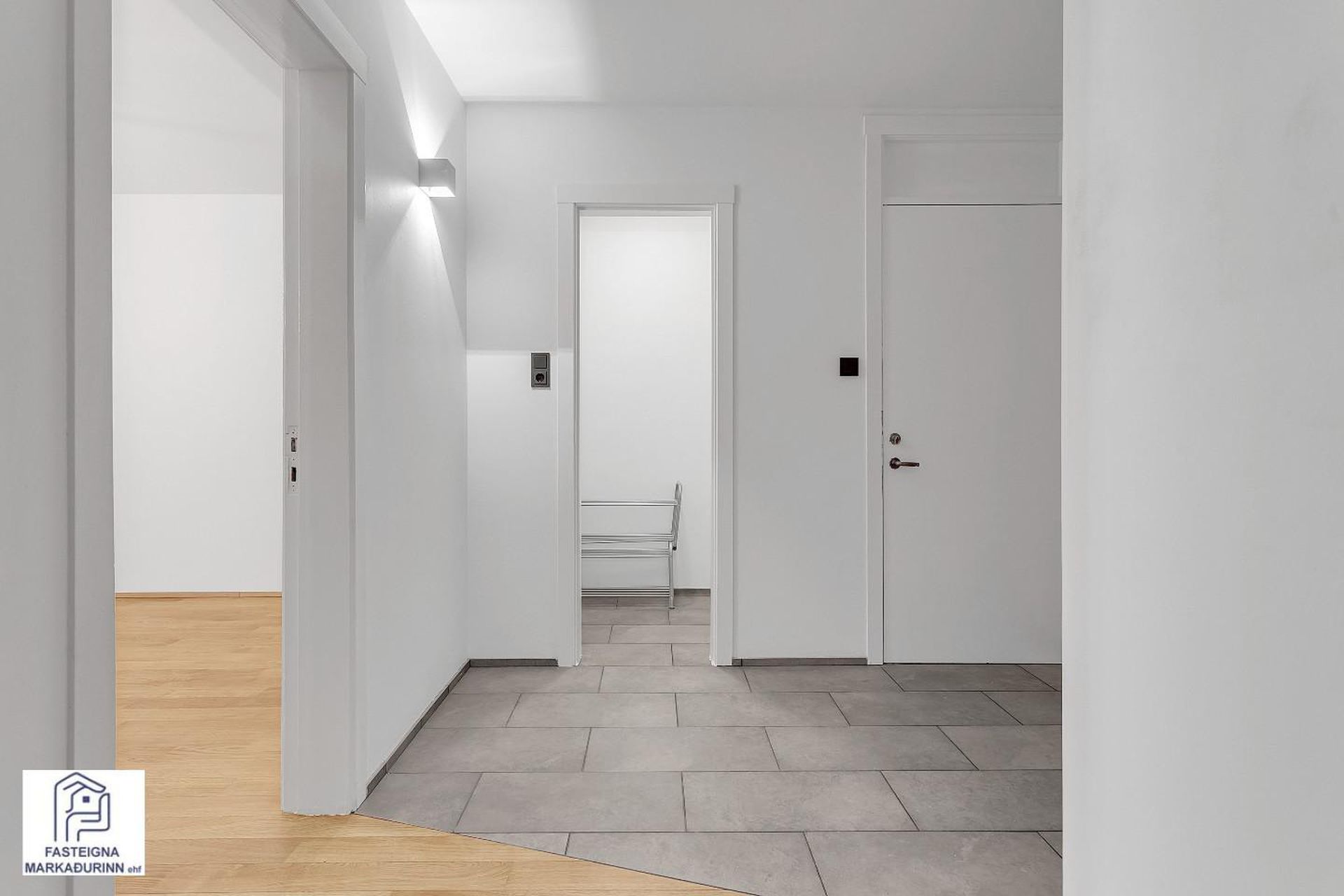 Hverfisgata 39, 101 Reykjavík