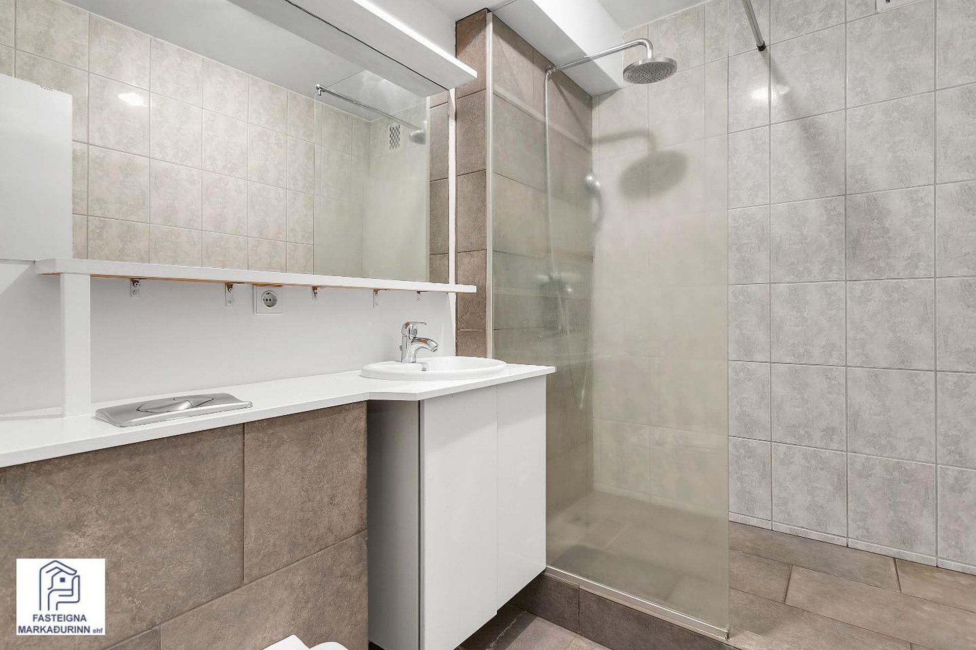 Hverfisgata 39, 101 Reykjavík