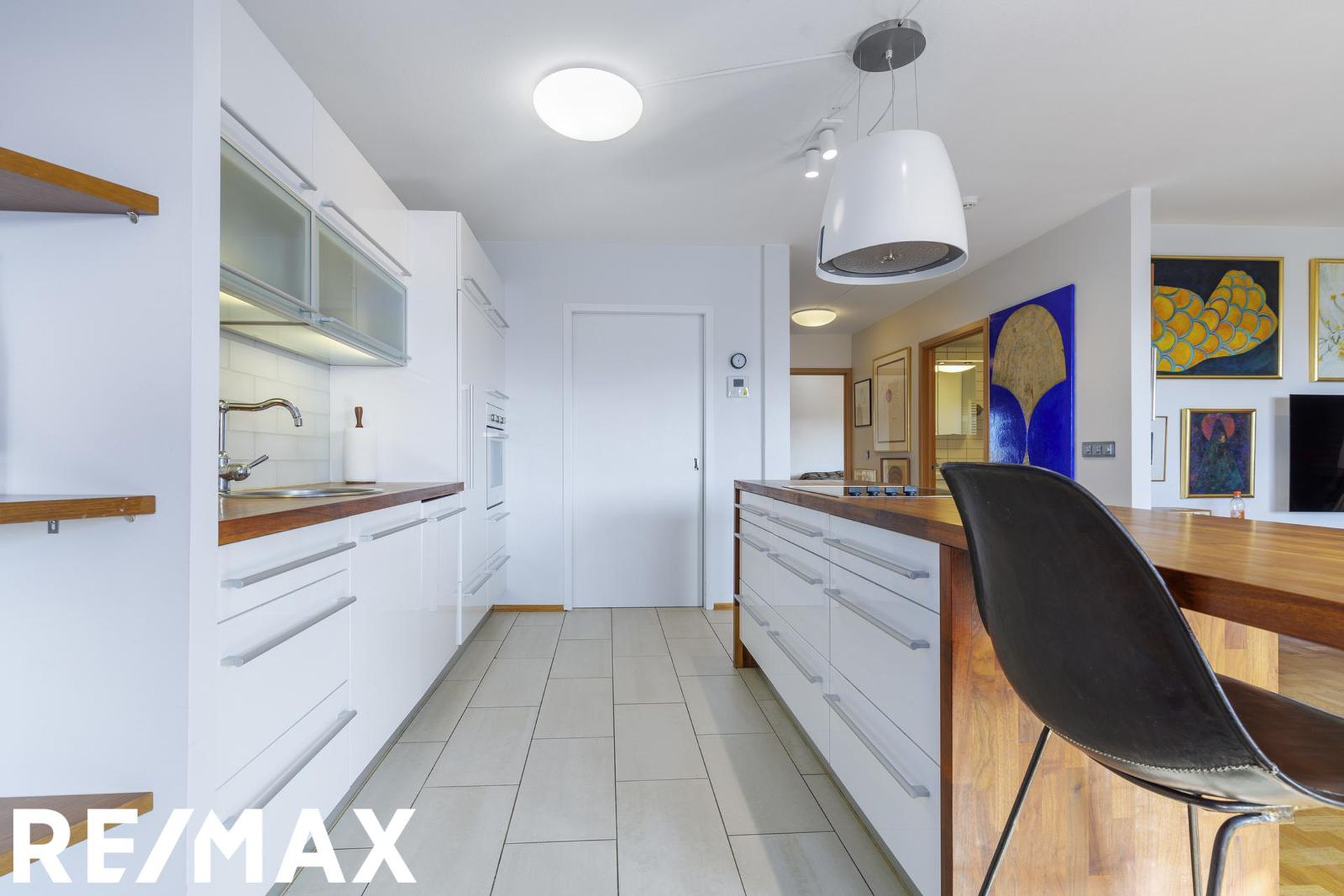 Hvassaleiti 58, 103 Reykjavík
