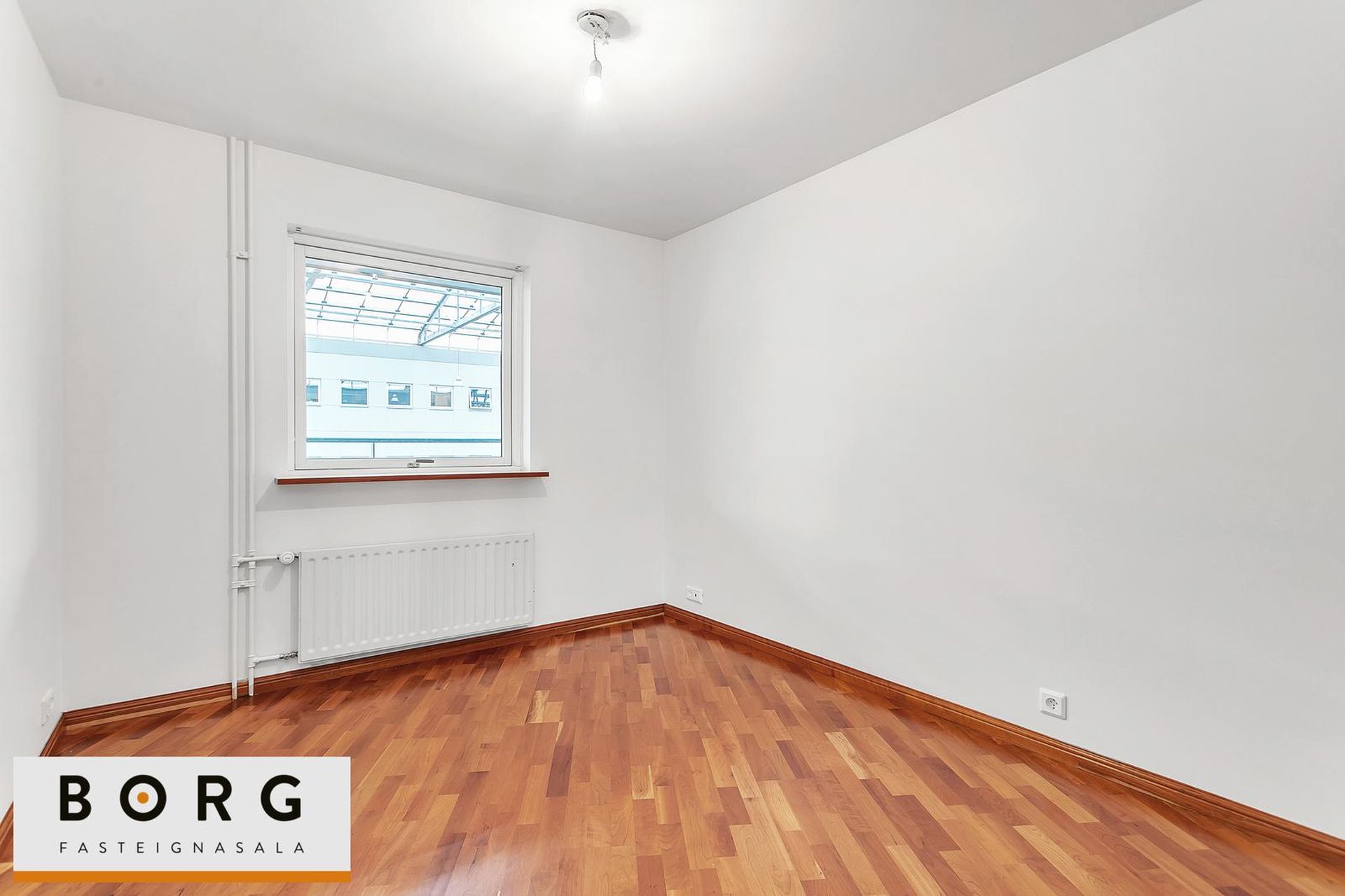 Garðatorg 7, 210 Garðabær