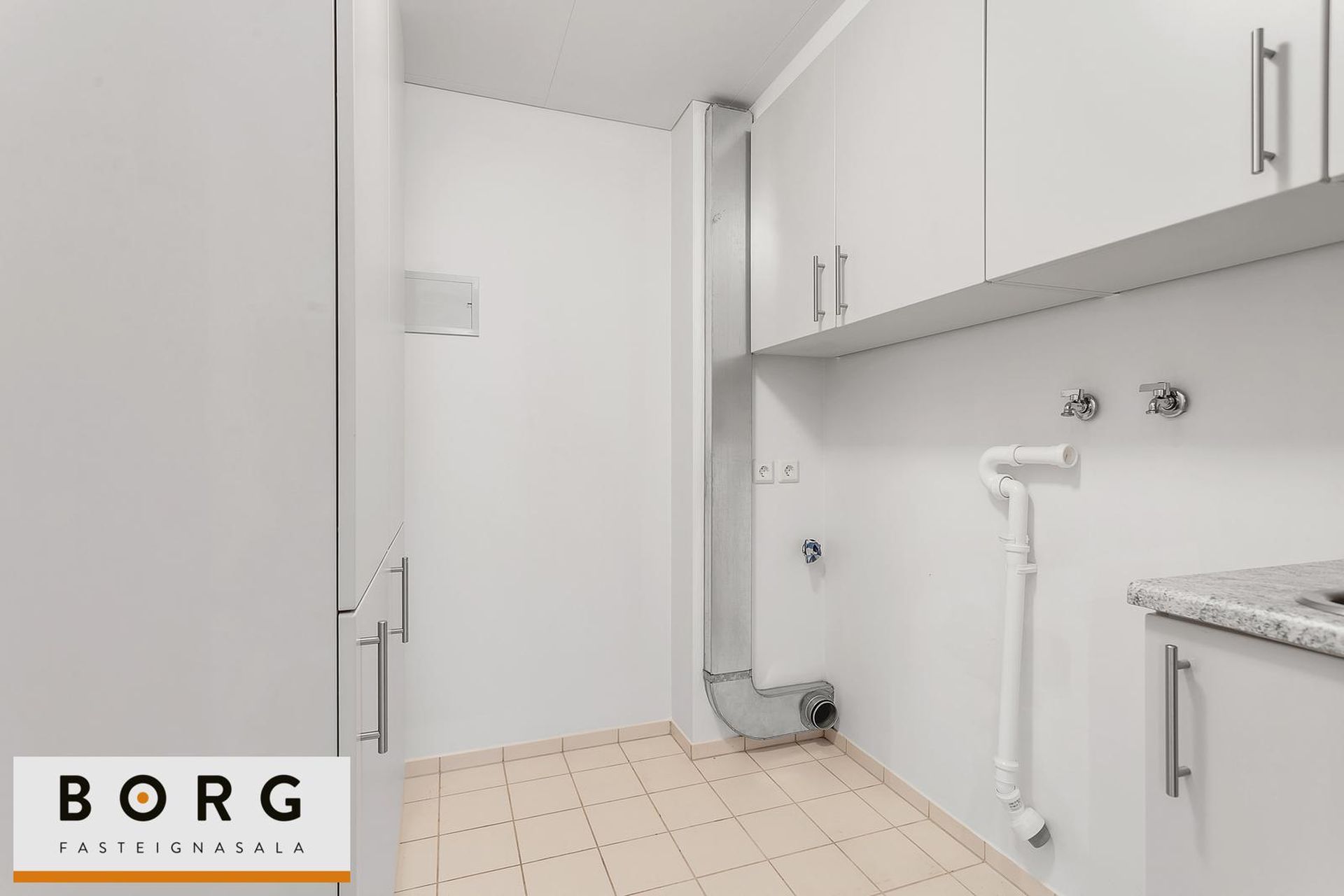 Garðatorg 7, 210 Garðabær