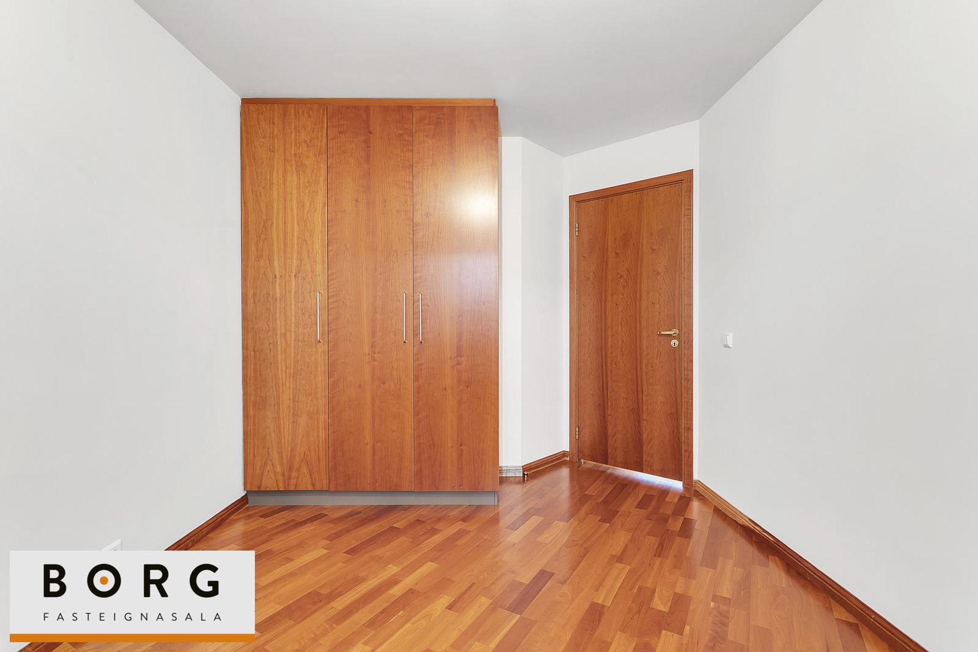 Garðatorg 7, 210 Garðabær