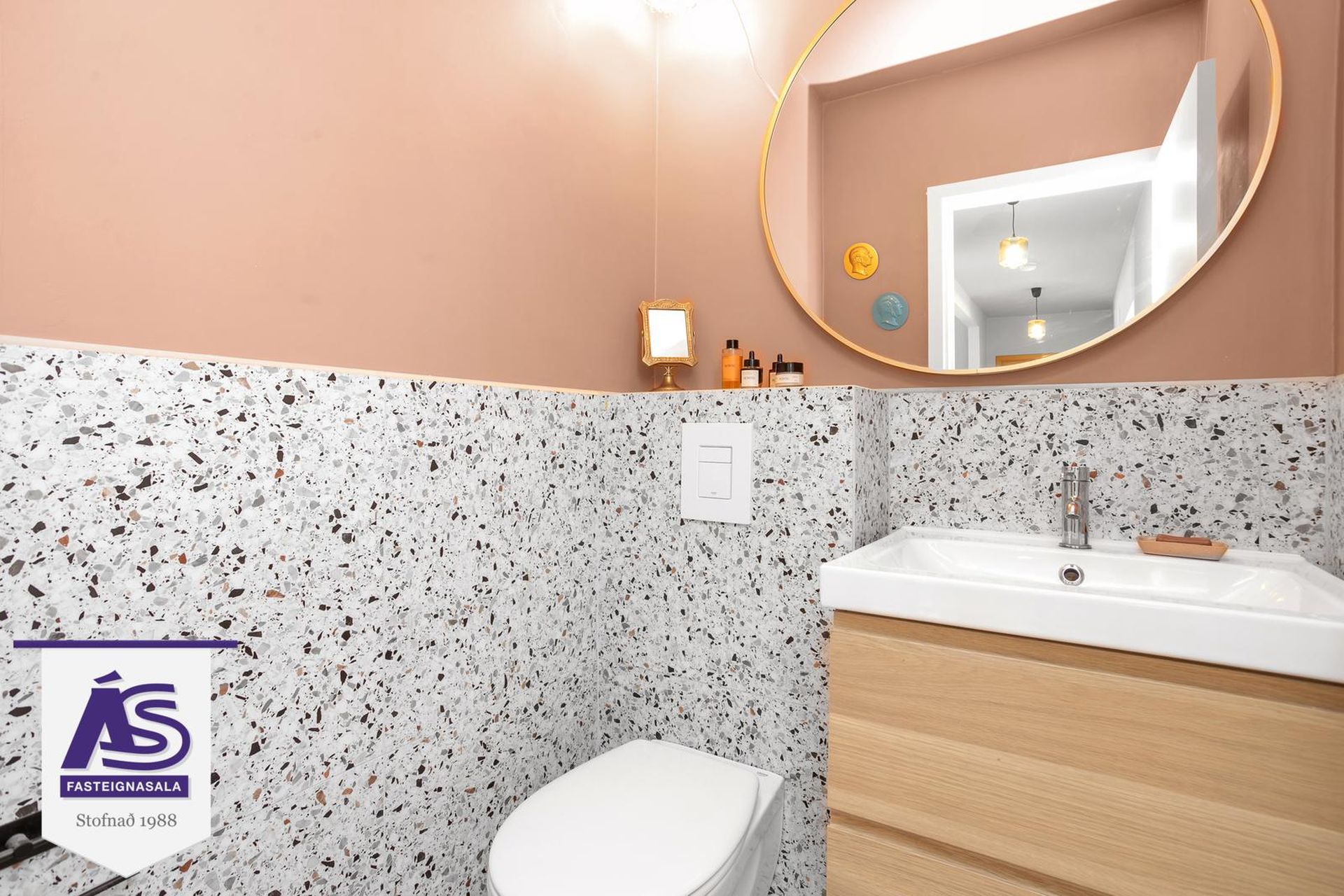 Suðurbraut 8 - 0301, 220 Hafnarfjörður