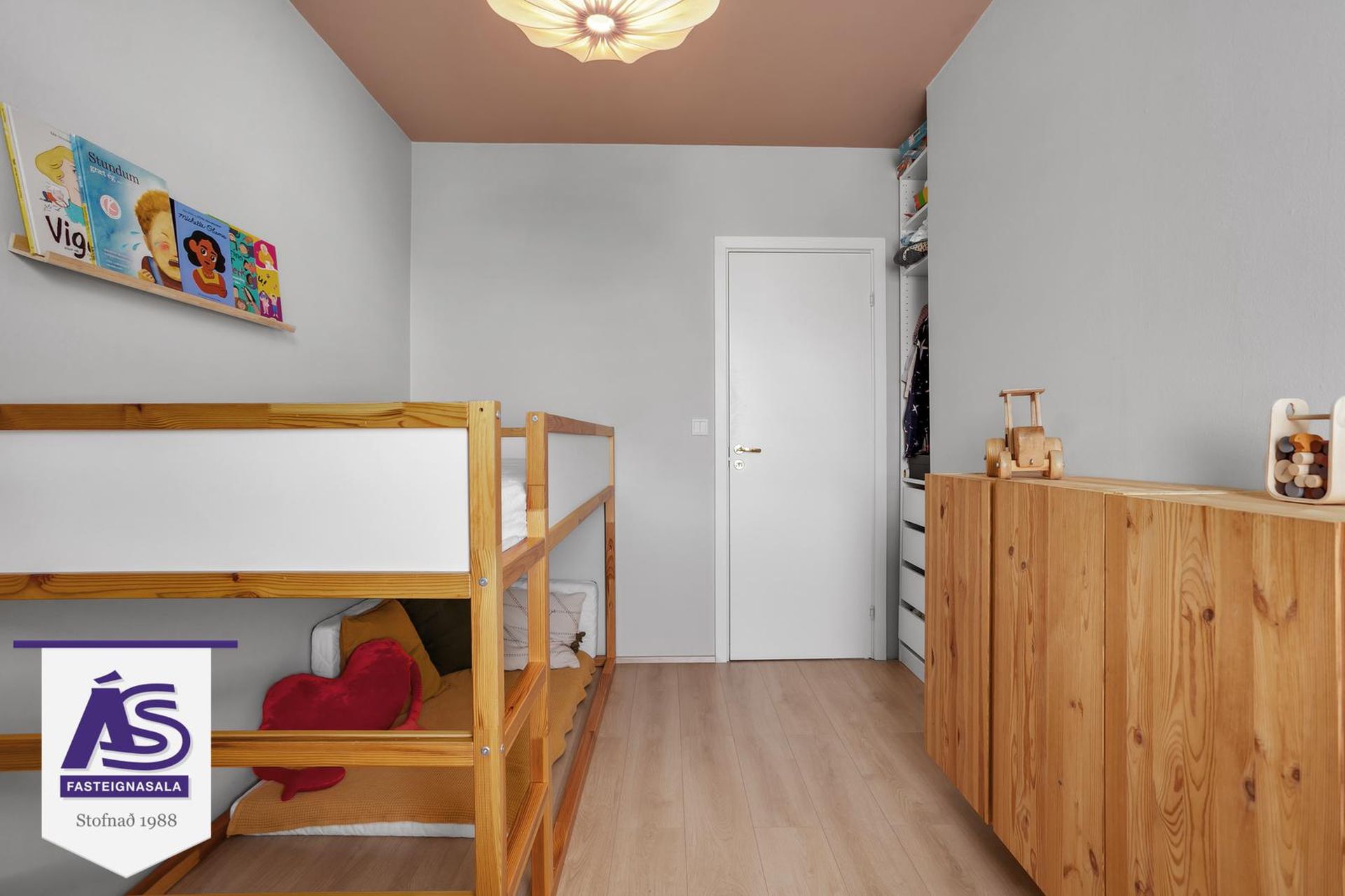 Suðurbraut 8 - 0301, 220 Hafnarfjörður