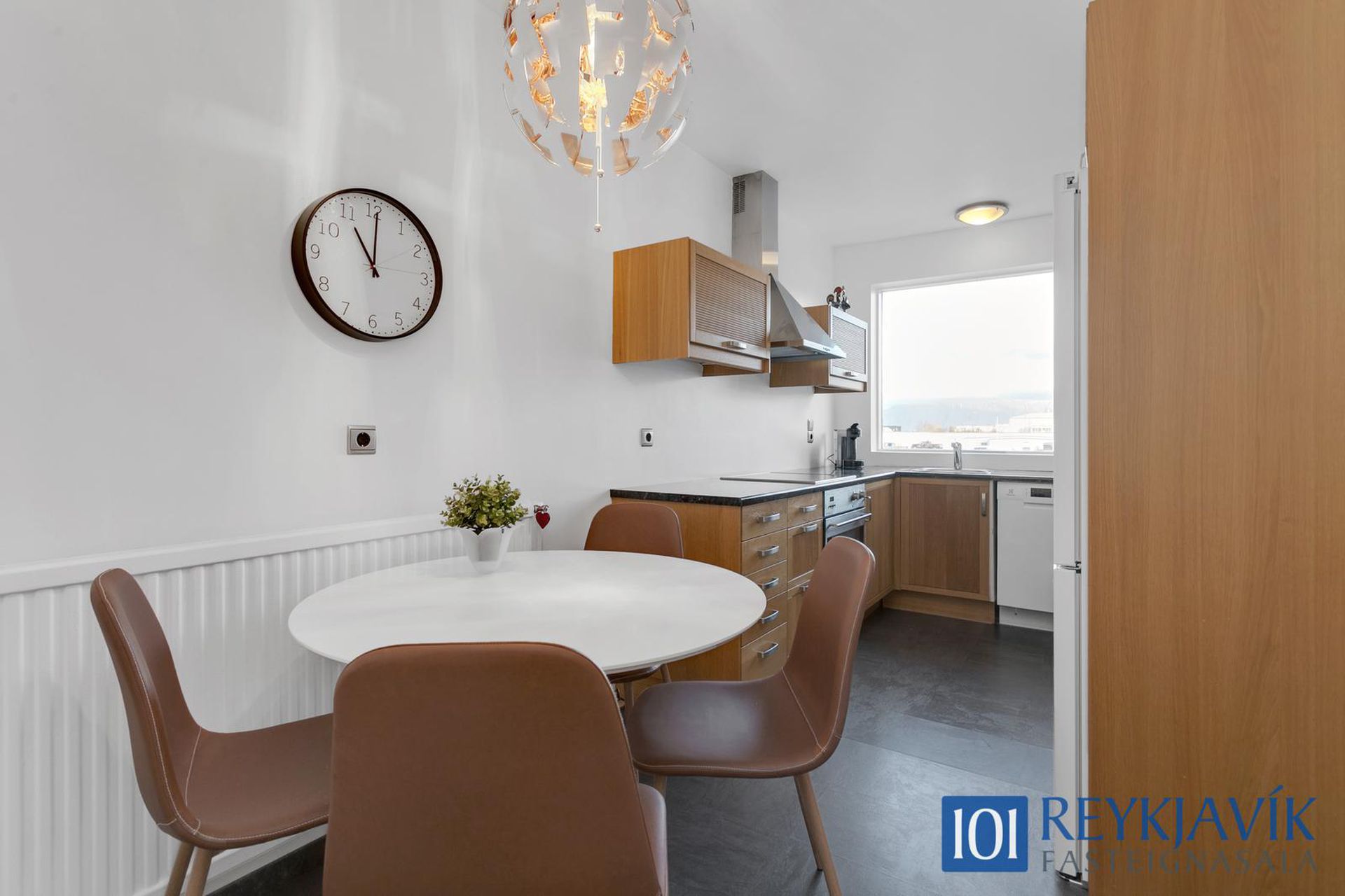 Hraunbær 130 - 0301, 110 Reykjavík