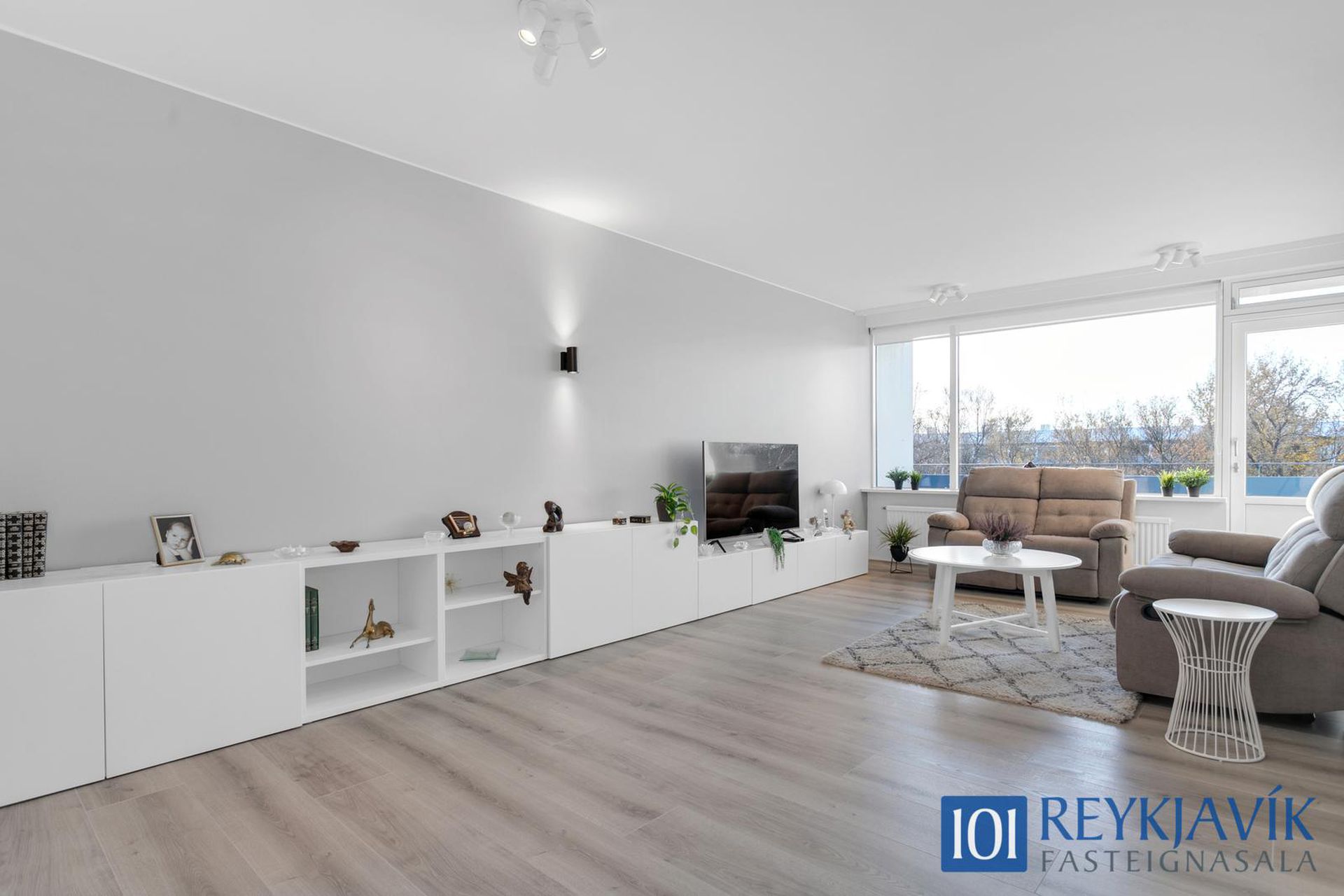 Hraunbær 130 - 0301, 110 Reykjavík