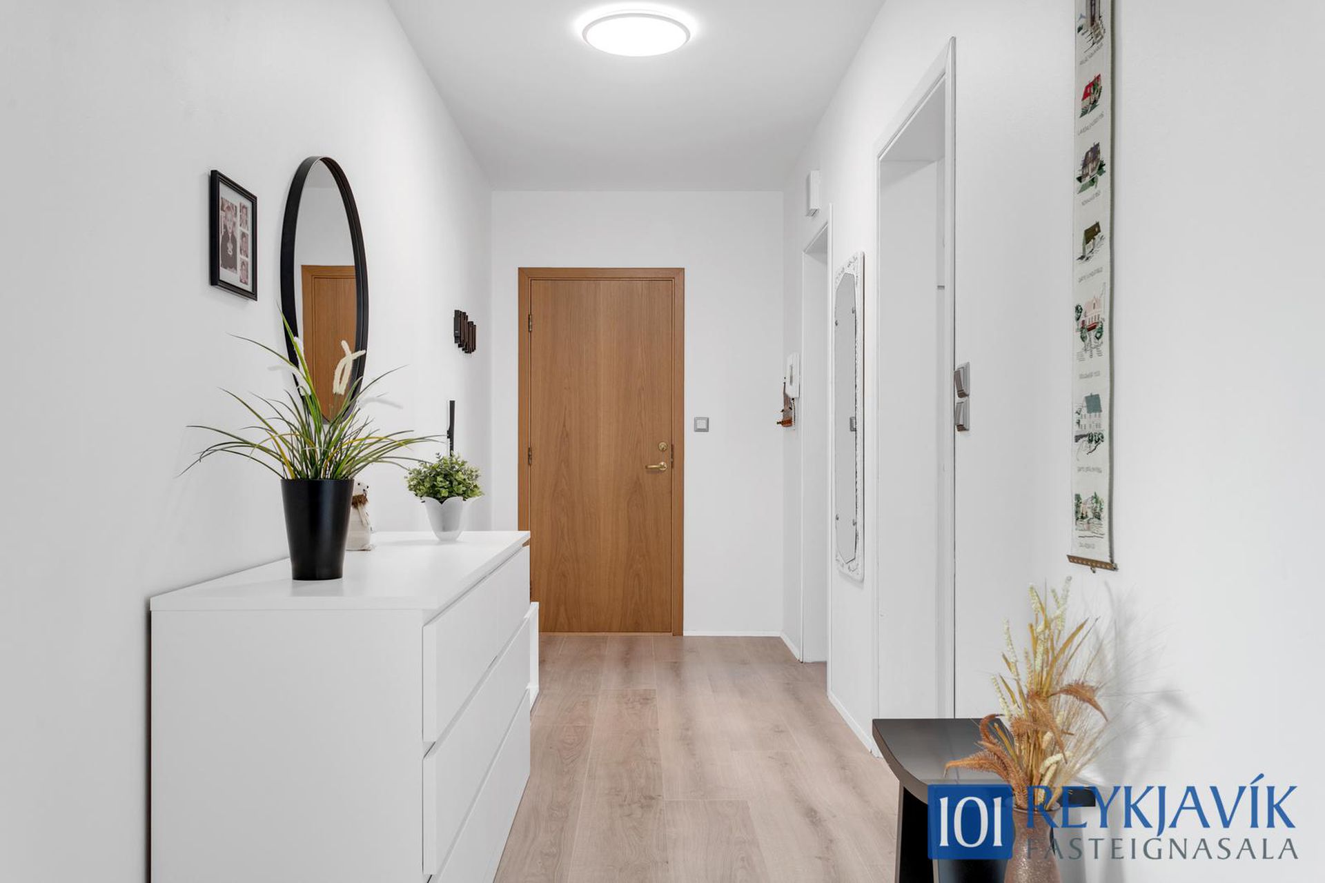 Hraunbær 130 - 0301, 110 Reykjavík