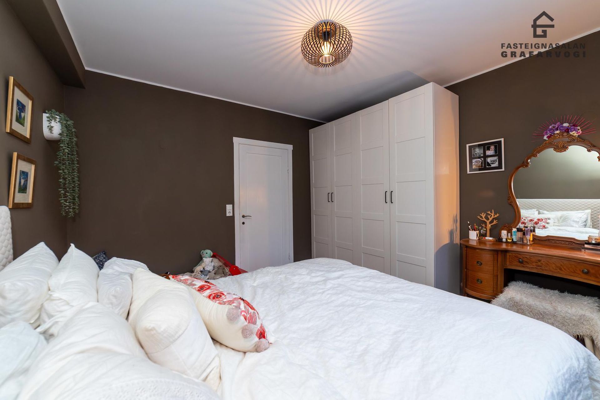 Barmahlíð 49, 105 Reykjavík