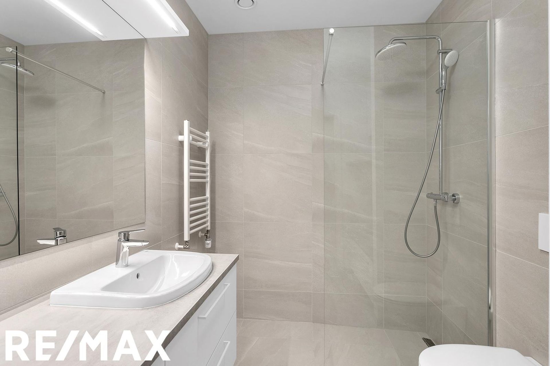 Rökkvatjörn 1, 113 Reykjavík