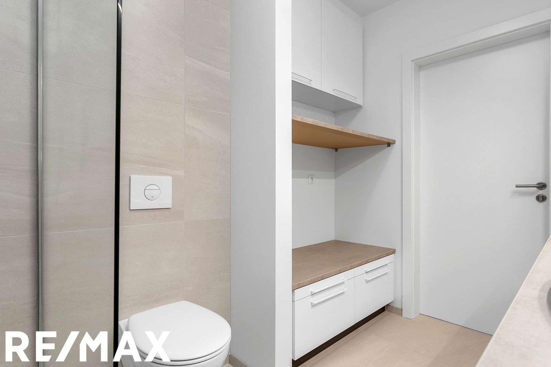 Rökkvatjörn 1, 113 Reykjavík