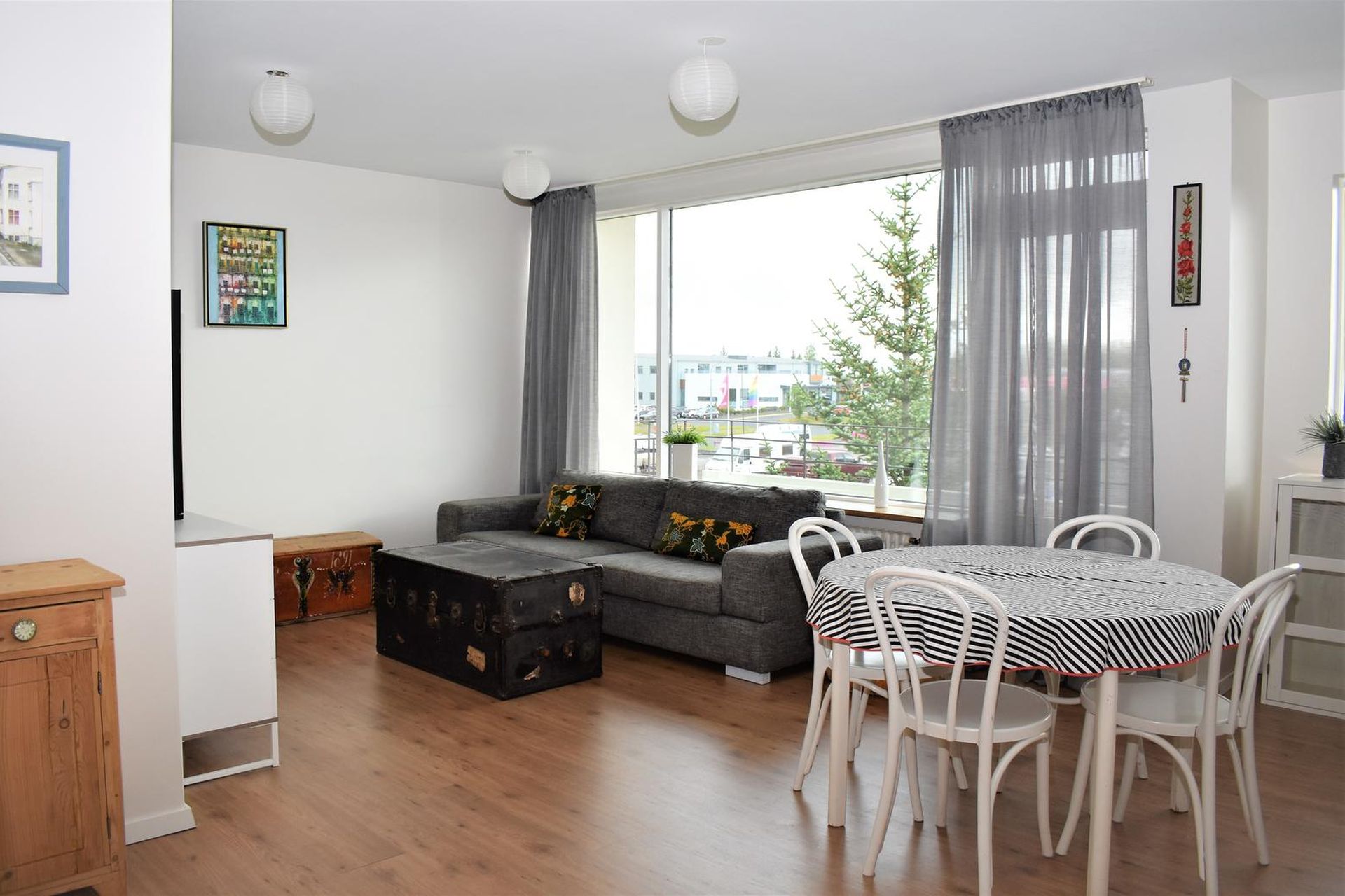 Hraunbær 90, 110 Reykjavík