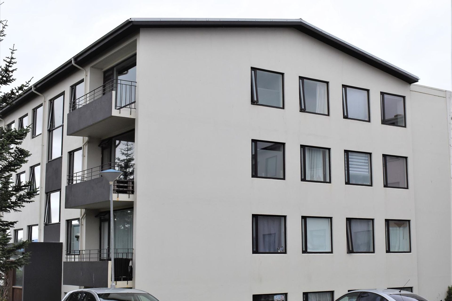 Hraunbær 90, 110 Reykjavík