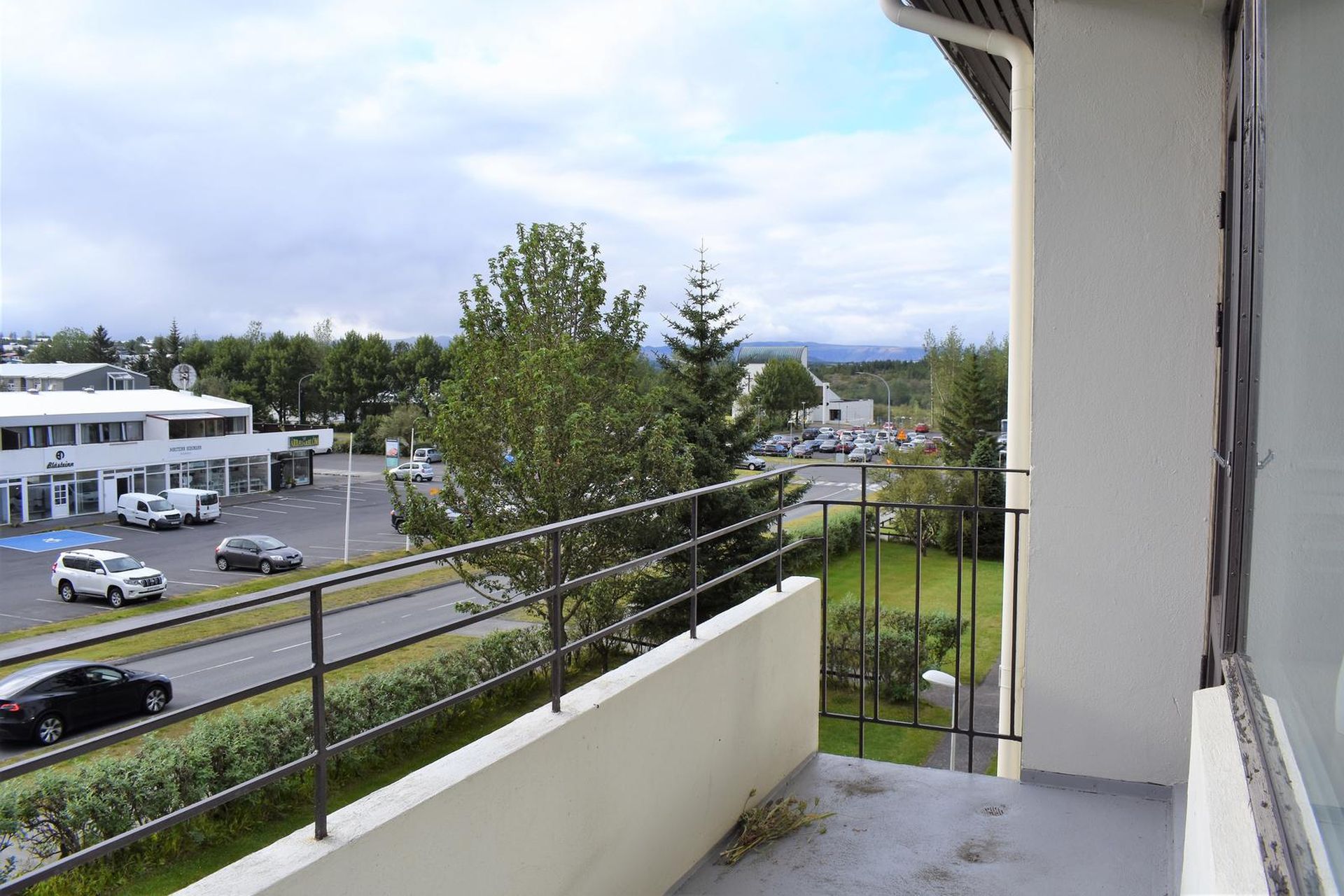 Hraunbær 90, 110 Reykjavík