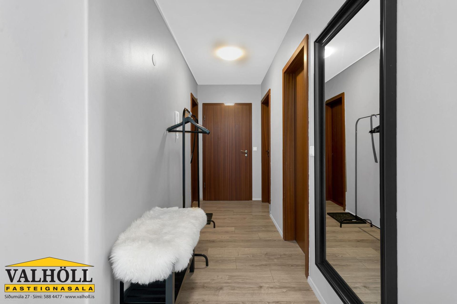 Grensásvegur 56, 108 Reykjavík
