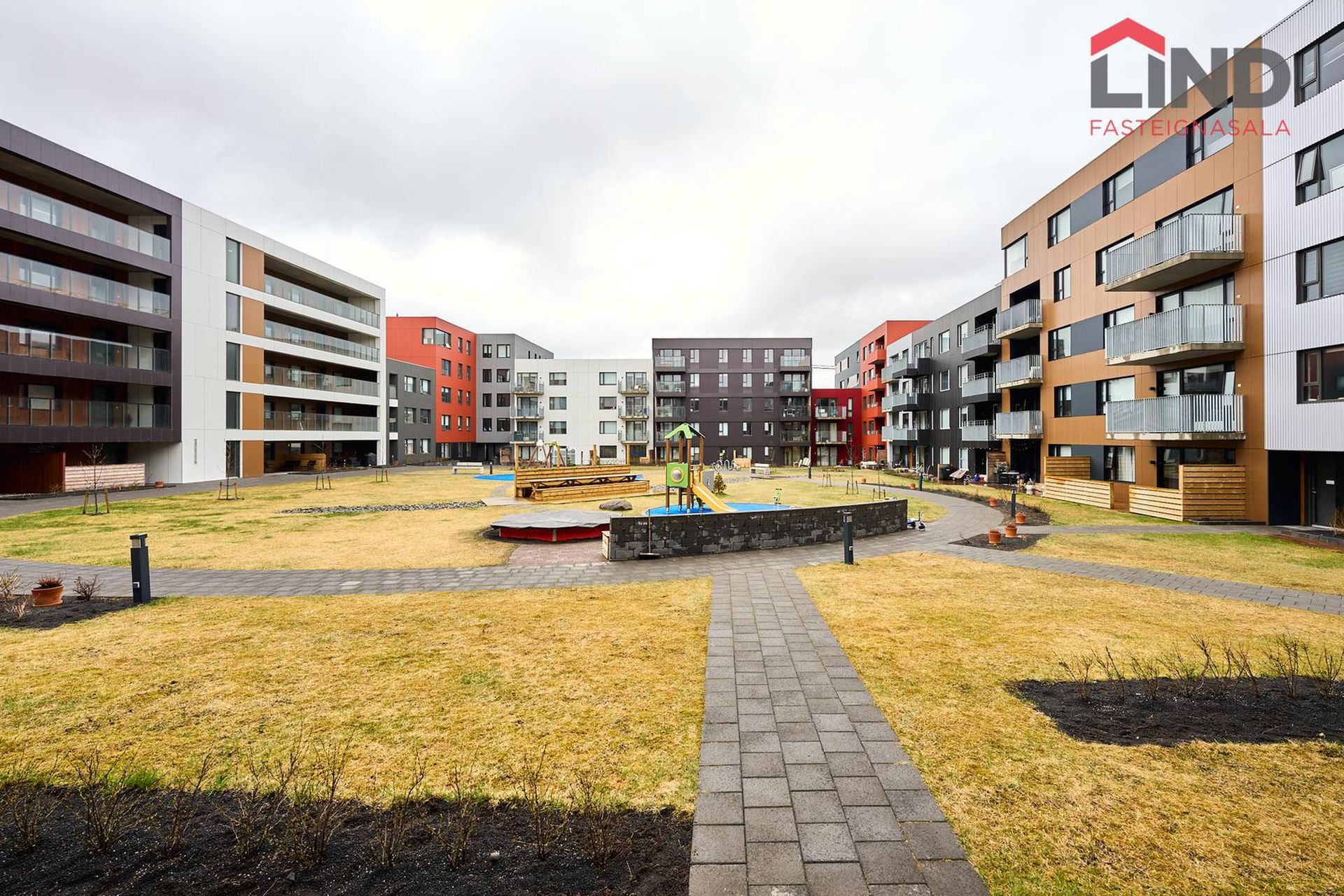 Smyrilshlíð 1, 102 Reykjavík
