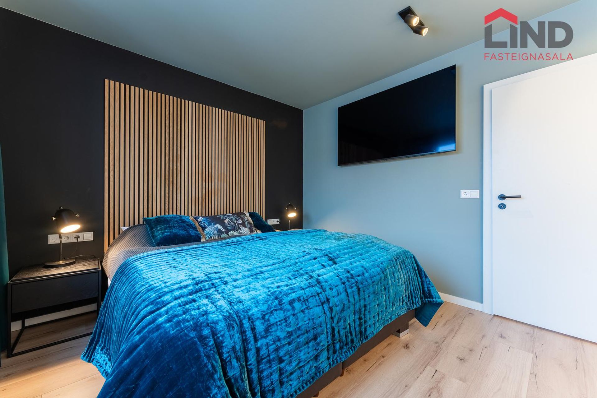Smyrilshlíð 1, 102 Reykjavík