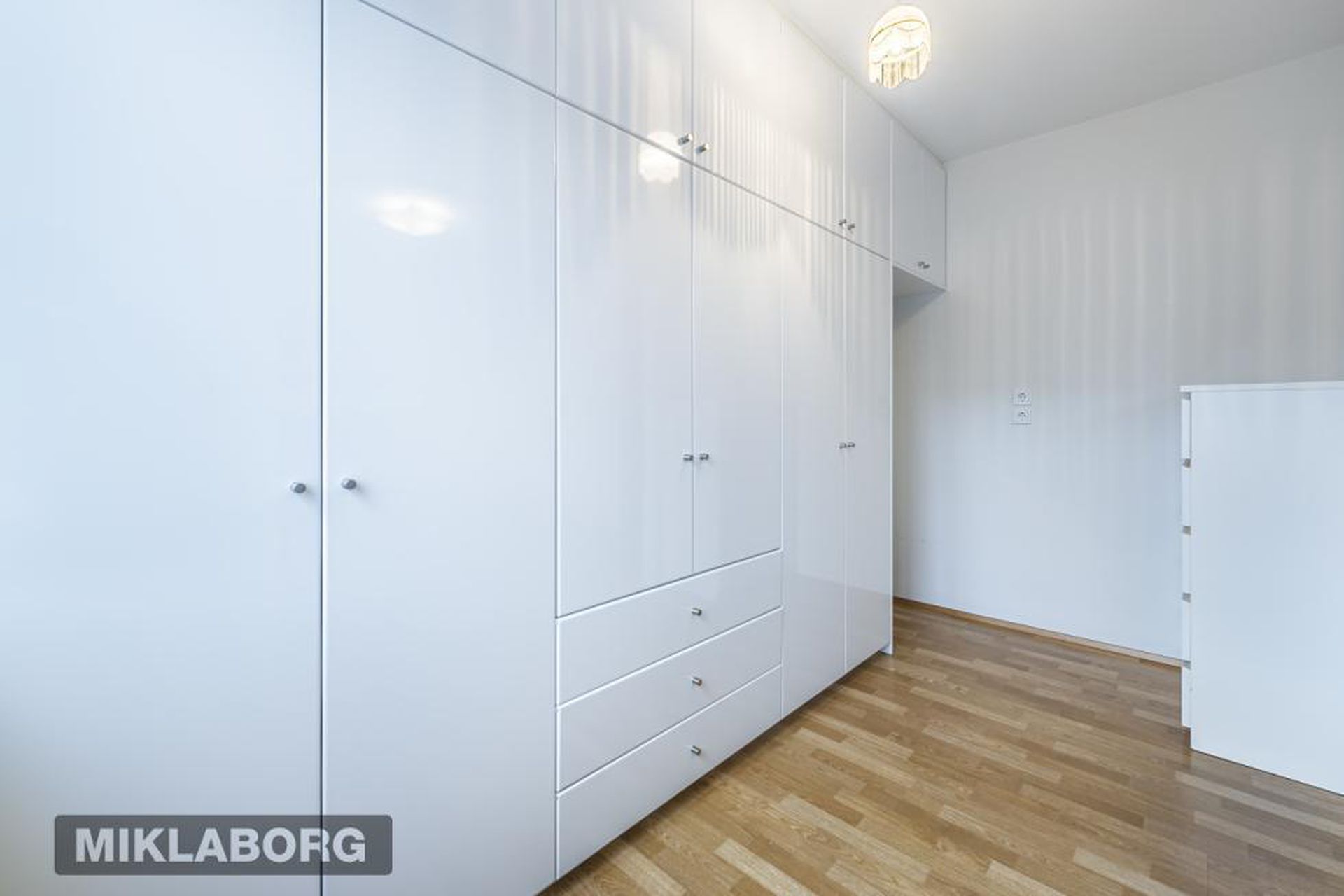 Hvassaleiti 28, 103 Reykjavík