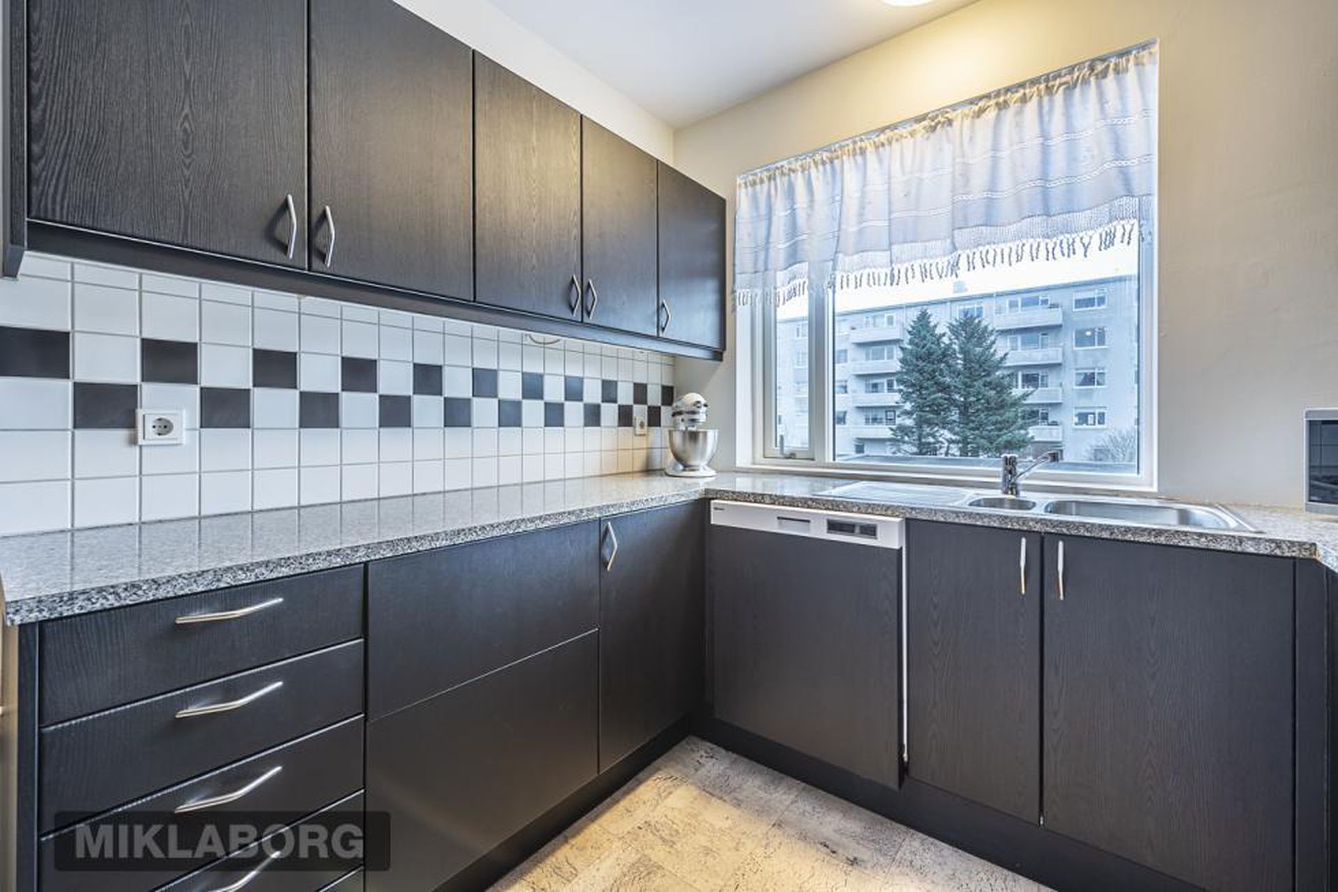 Hvassaleiti 28, 103 Reykjavík