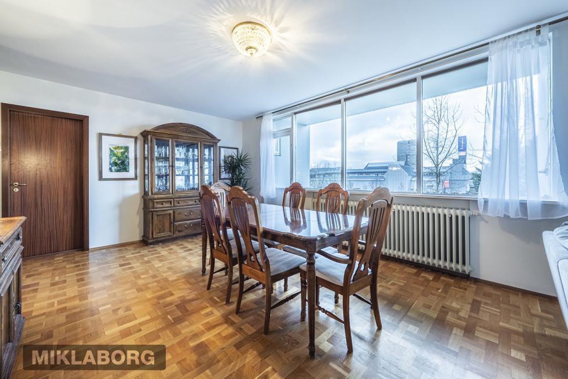 Hvassaleiti 28, 103 Reykjavík