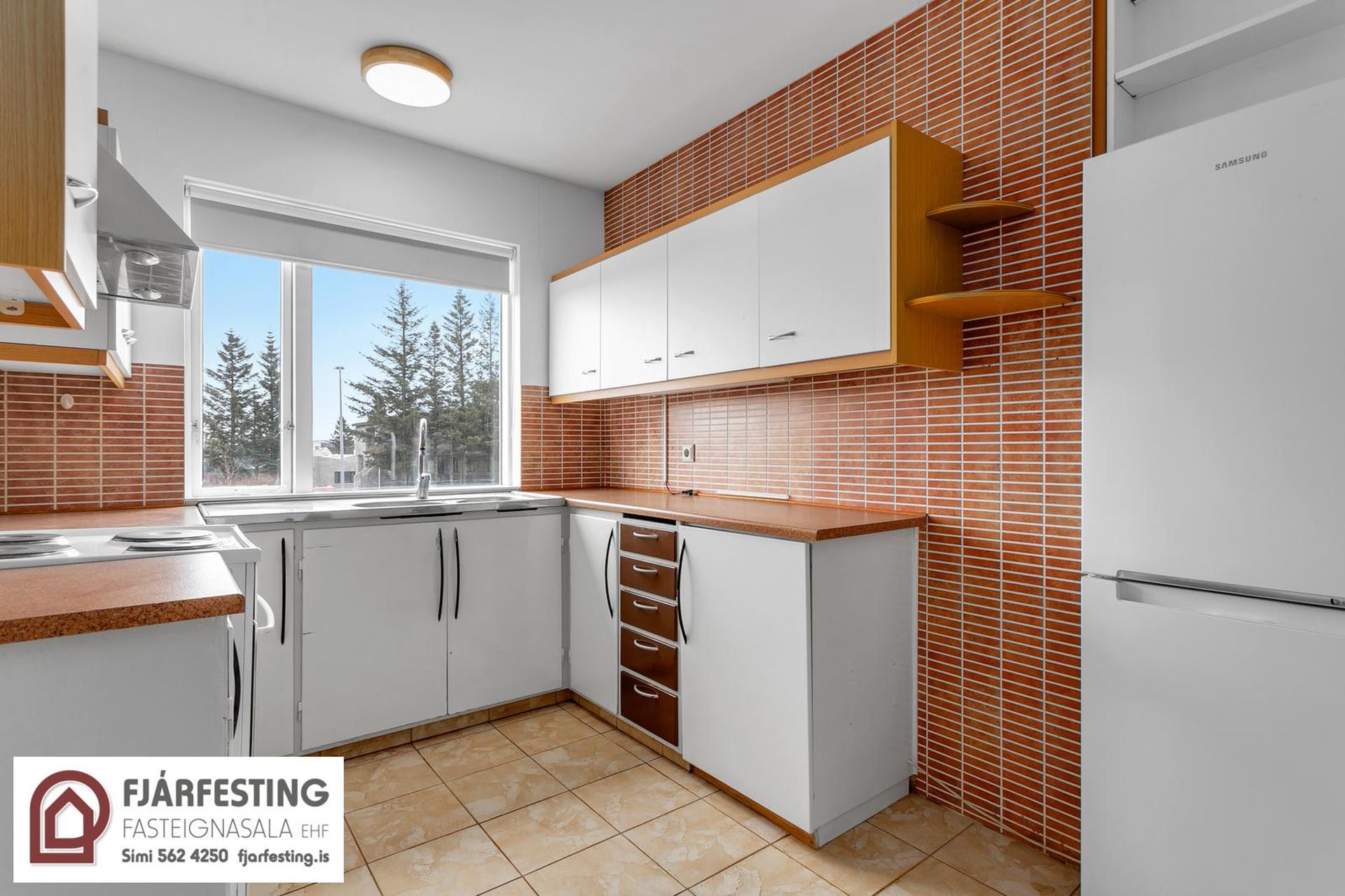 Grensásvegur 56, 108 Reykjavík