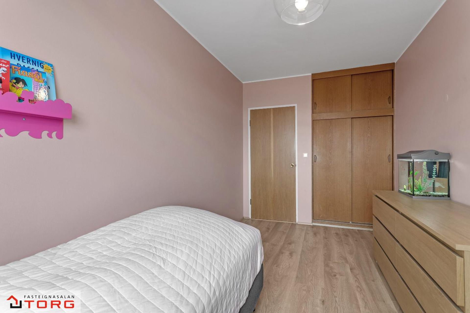 Safamýri 54, 108 Reykjavík