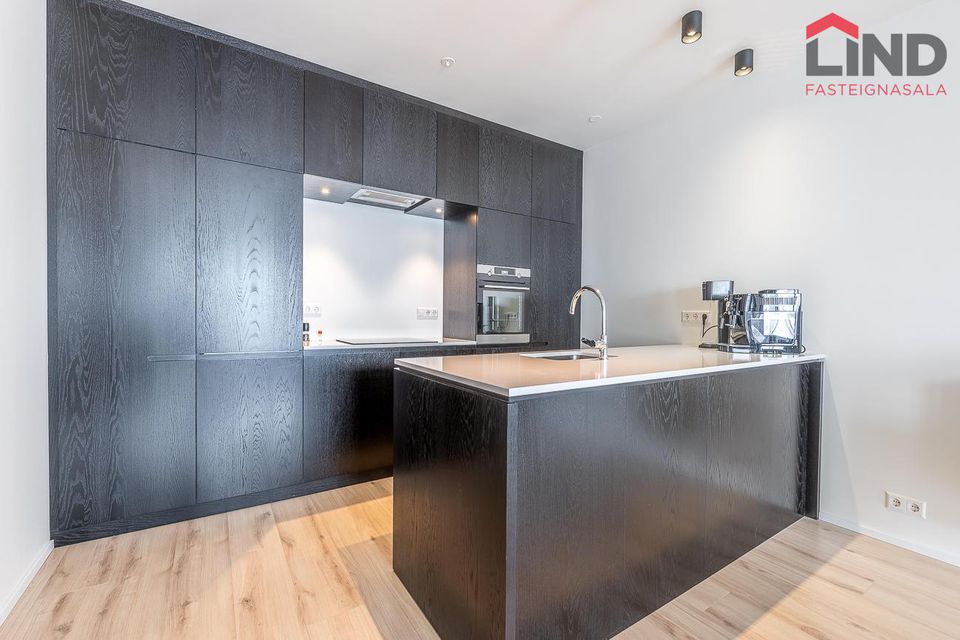 Hverfisgata 96, 101 Reykjavík