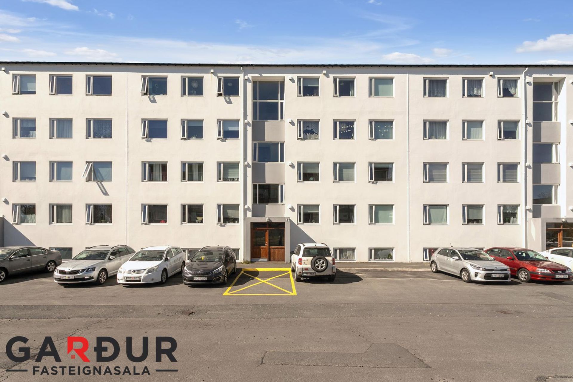 Safamýri 42, 108 Reykjavík